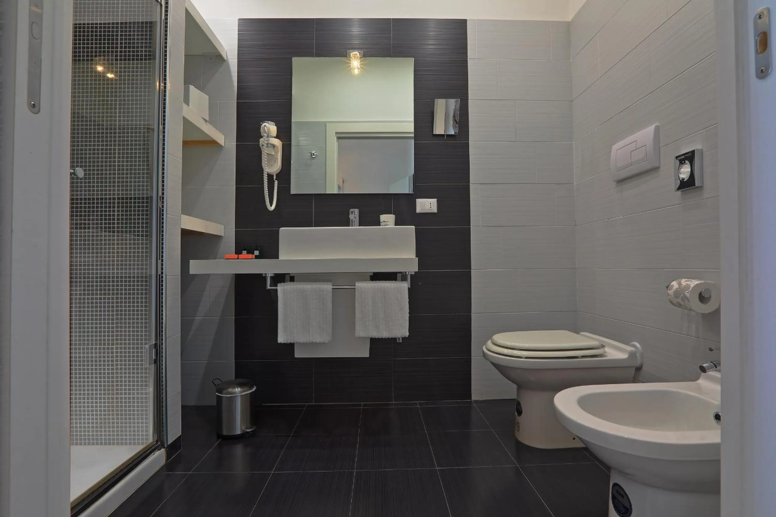 Toilet in Palco Rooms&Suites