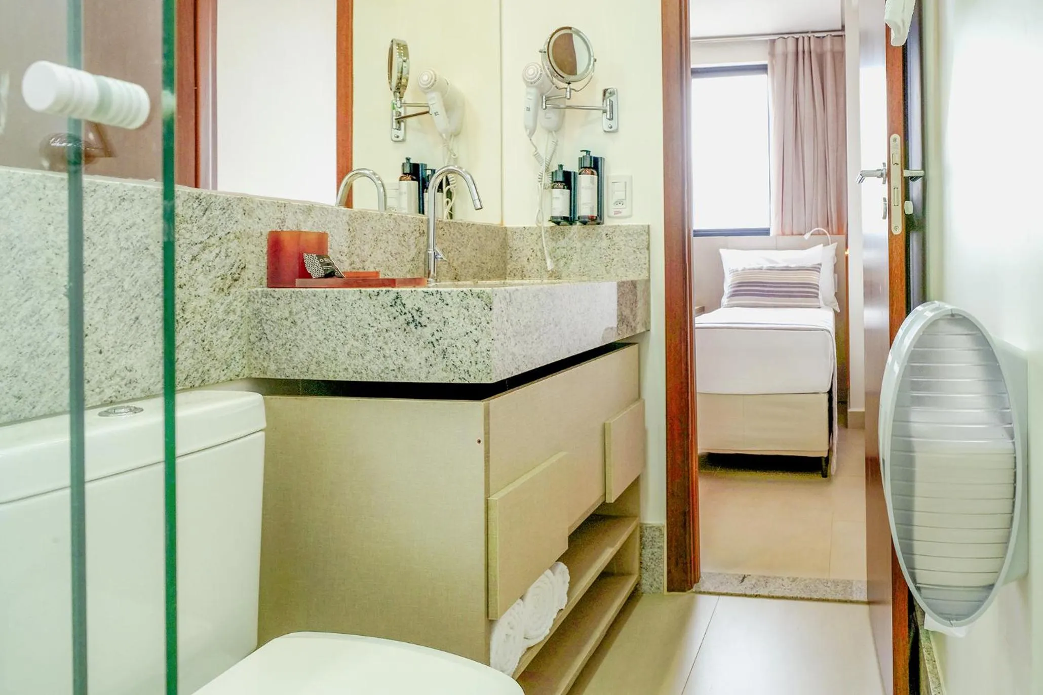 Bathroom in Hplus Premium Palmas