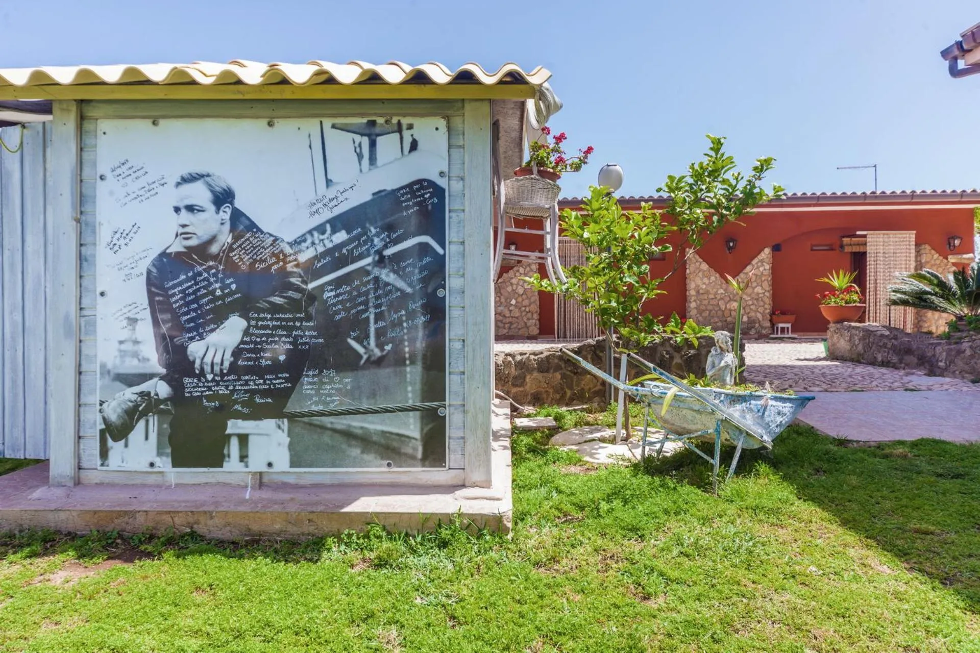 Garden in B&B Sicilia Bella