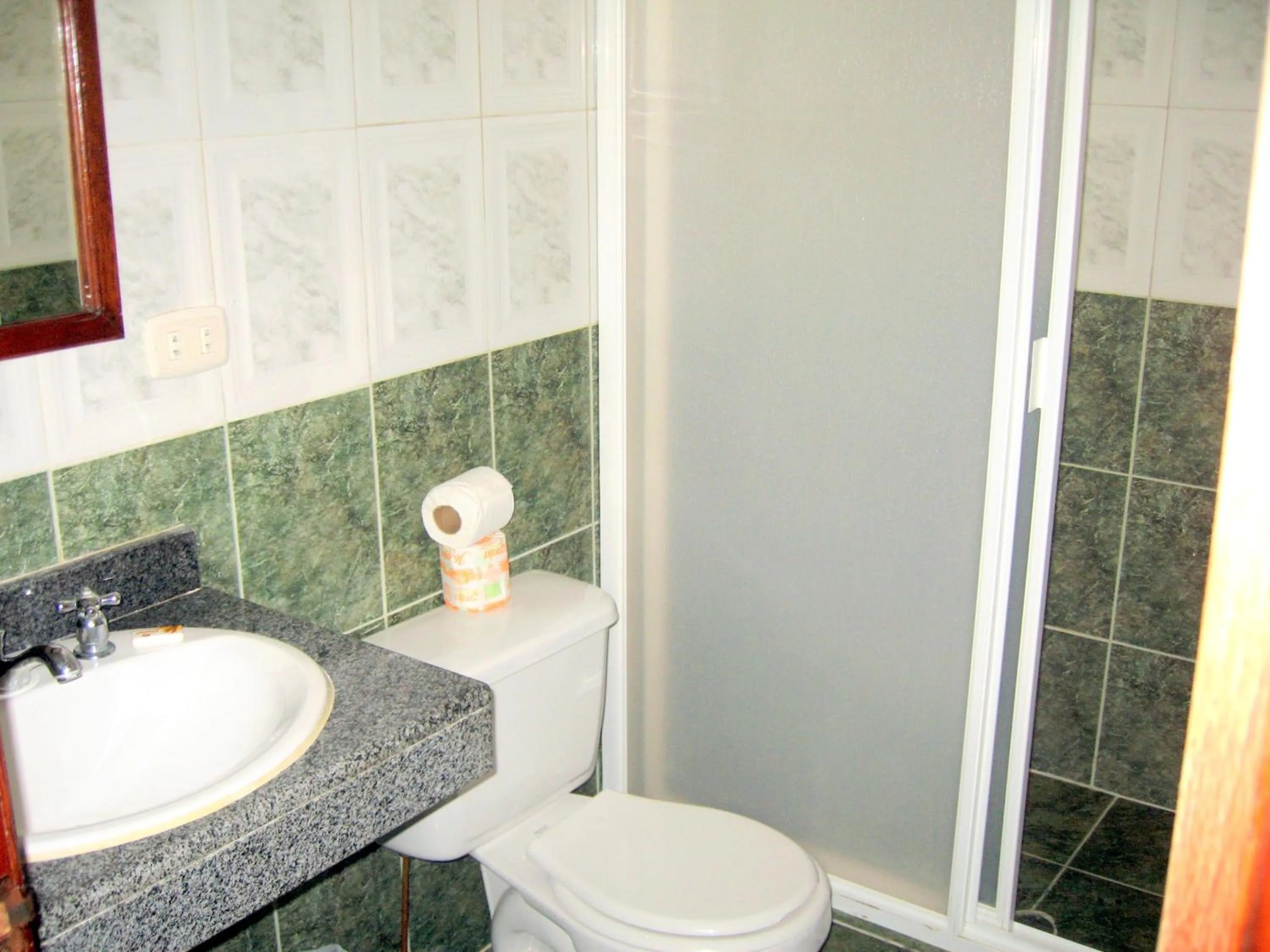 Bathroom in Hotel Catimar