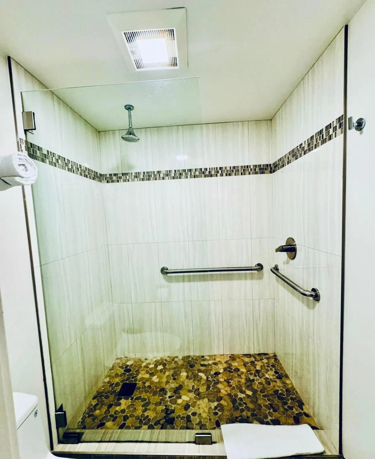 Shower in Greenwich Inn