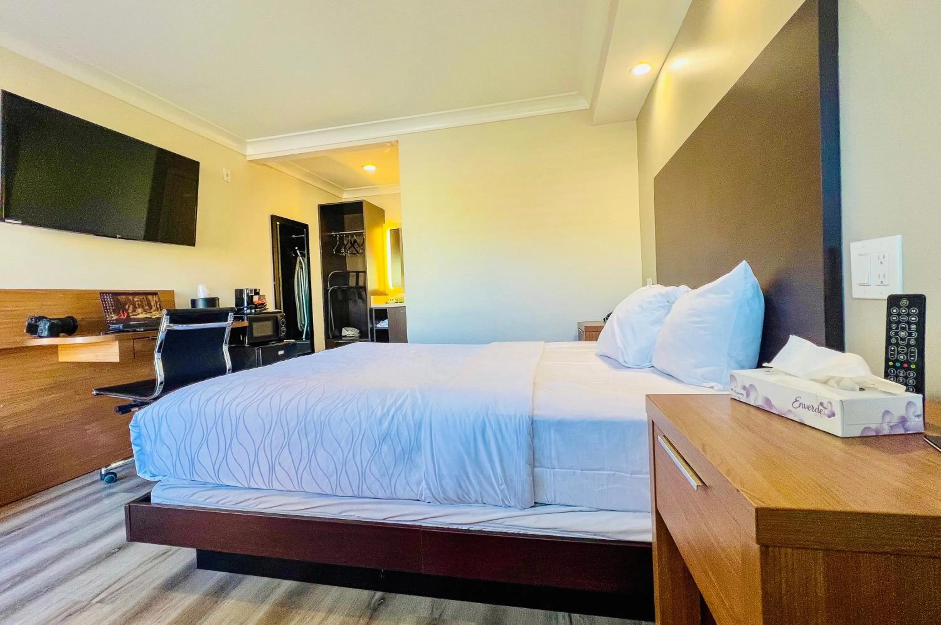 Bed in Greenwich Inn