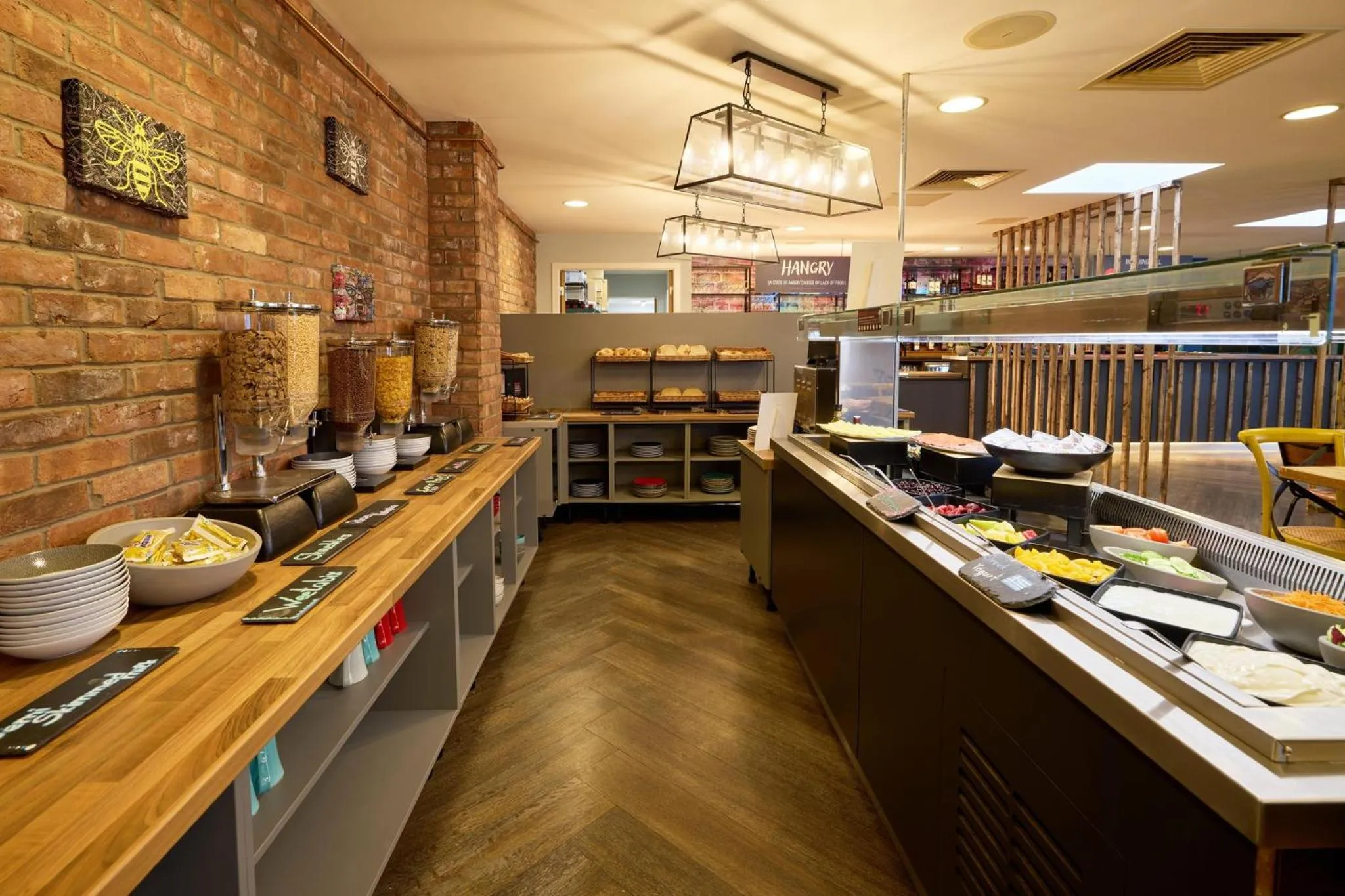 Restaurant/places to eat in Holiday Inn - the niu, Loom Manchester North by IHG