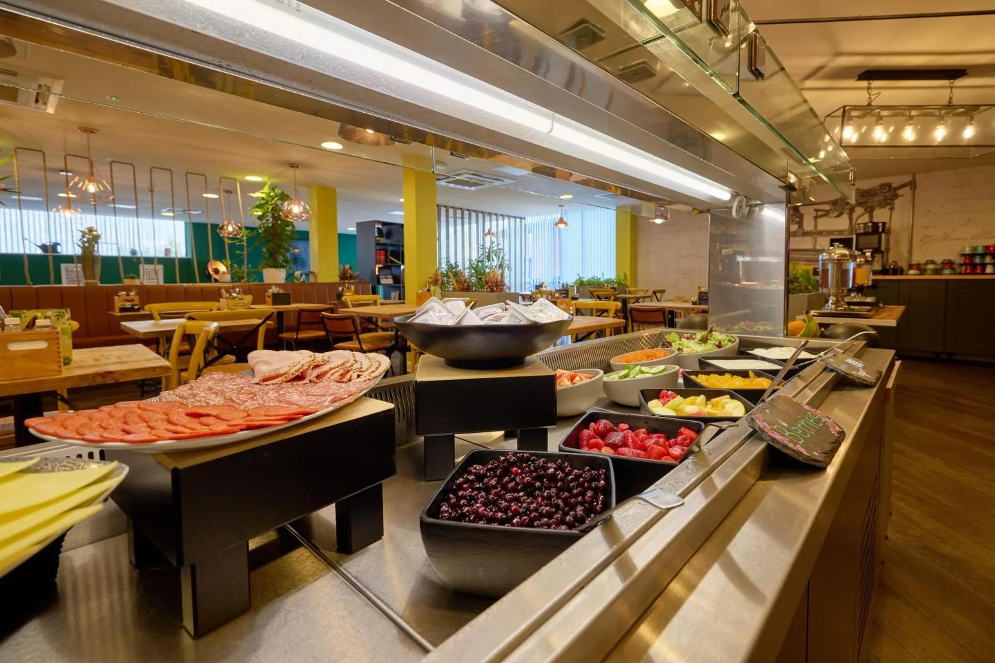 Restaurant/places to eat in Holiday Inn - the niu, Loom Manchester North by IHG