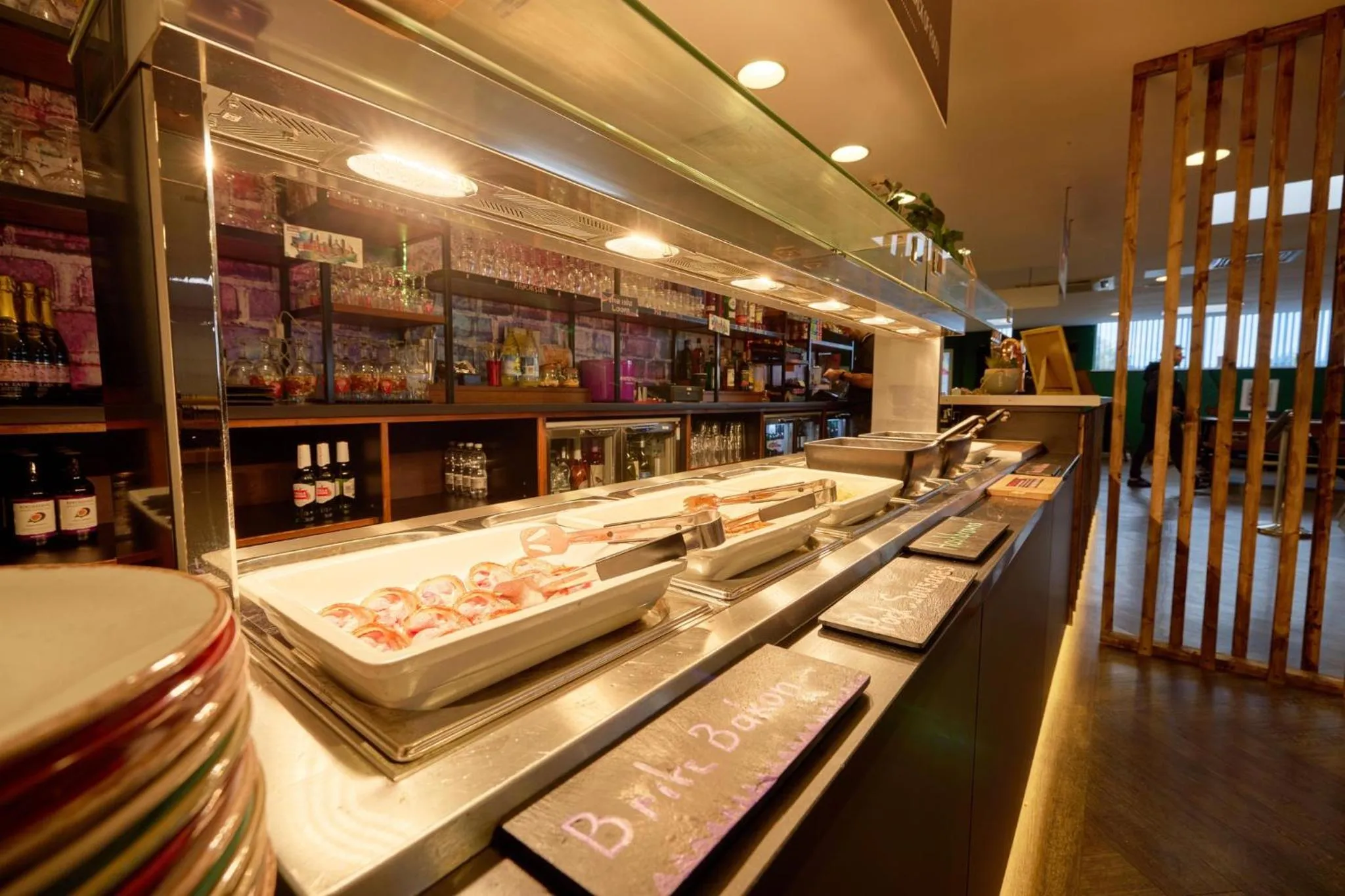 Restaurant/places to eat in Holiday Inn - the niu, Loom Manchester North by IHG