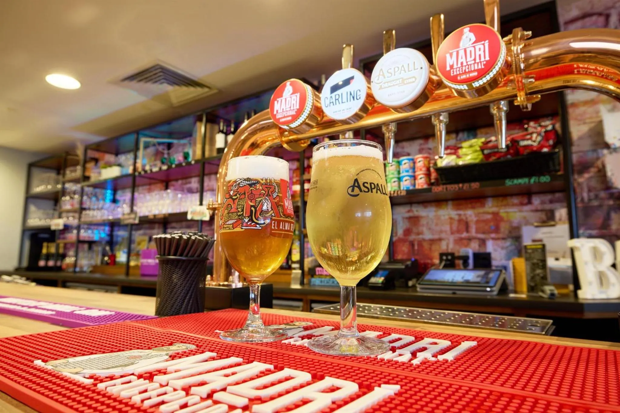 Lounge or bar in Holiday Inn - the niu, Loom Manchester North by IHG