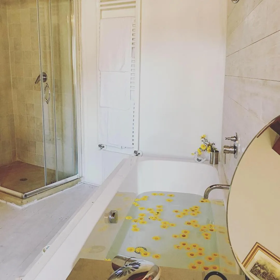 Shower in Il Lupo Rosso