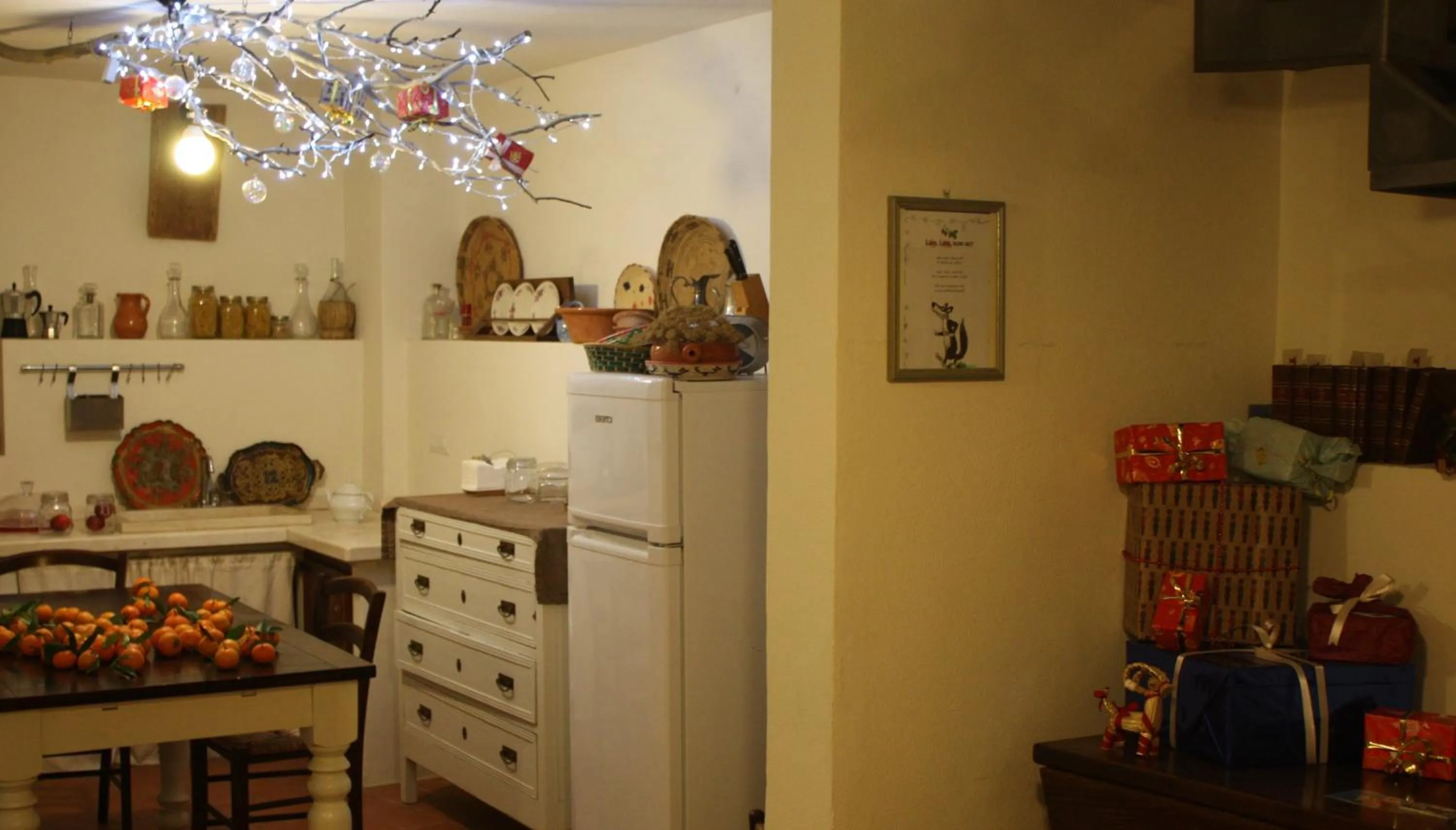 Decorative detail in Il Lupo Rosso