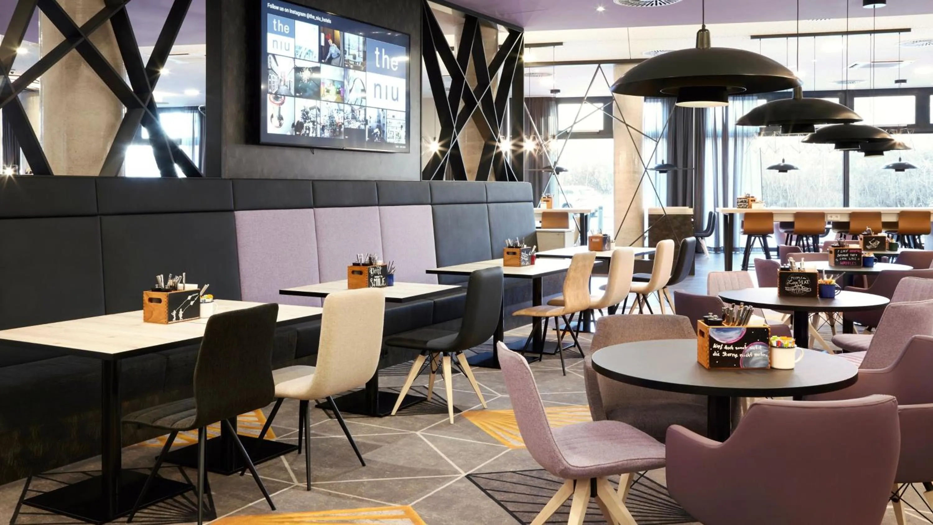 Restaurant/places to eat in Holiday Inn - the niu, Air Frankfurt Messe by IHG