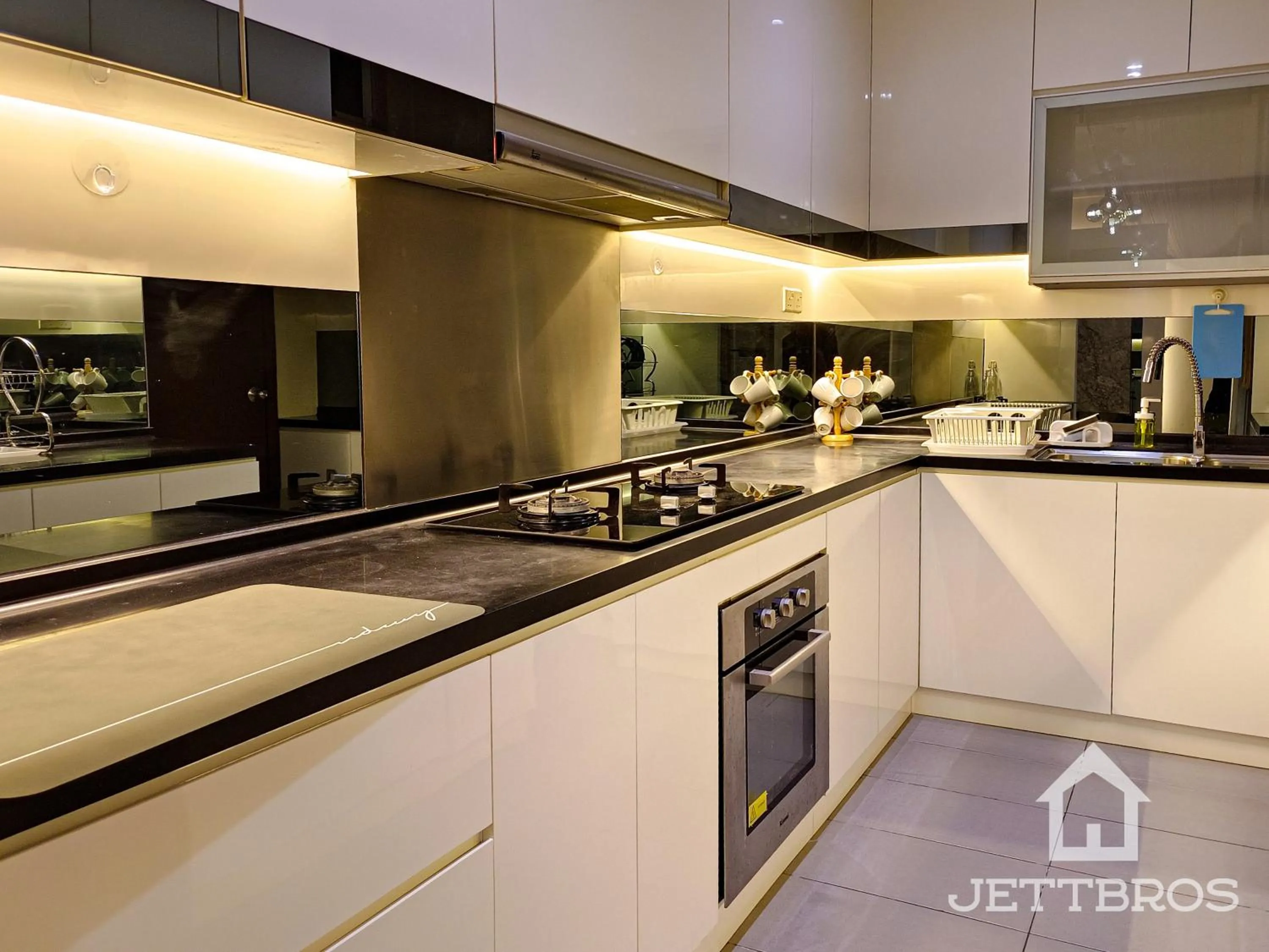 Kitchen or kitchenette in KSL D'Esplanade By JettBros Johor Bahru