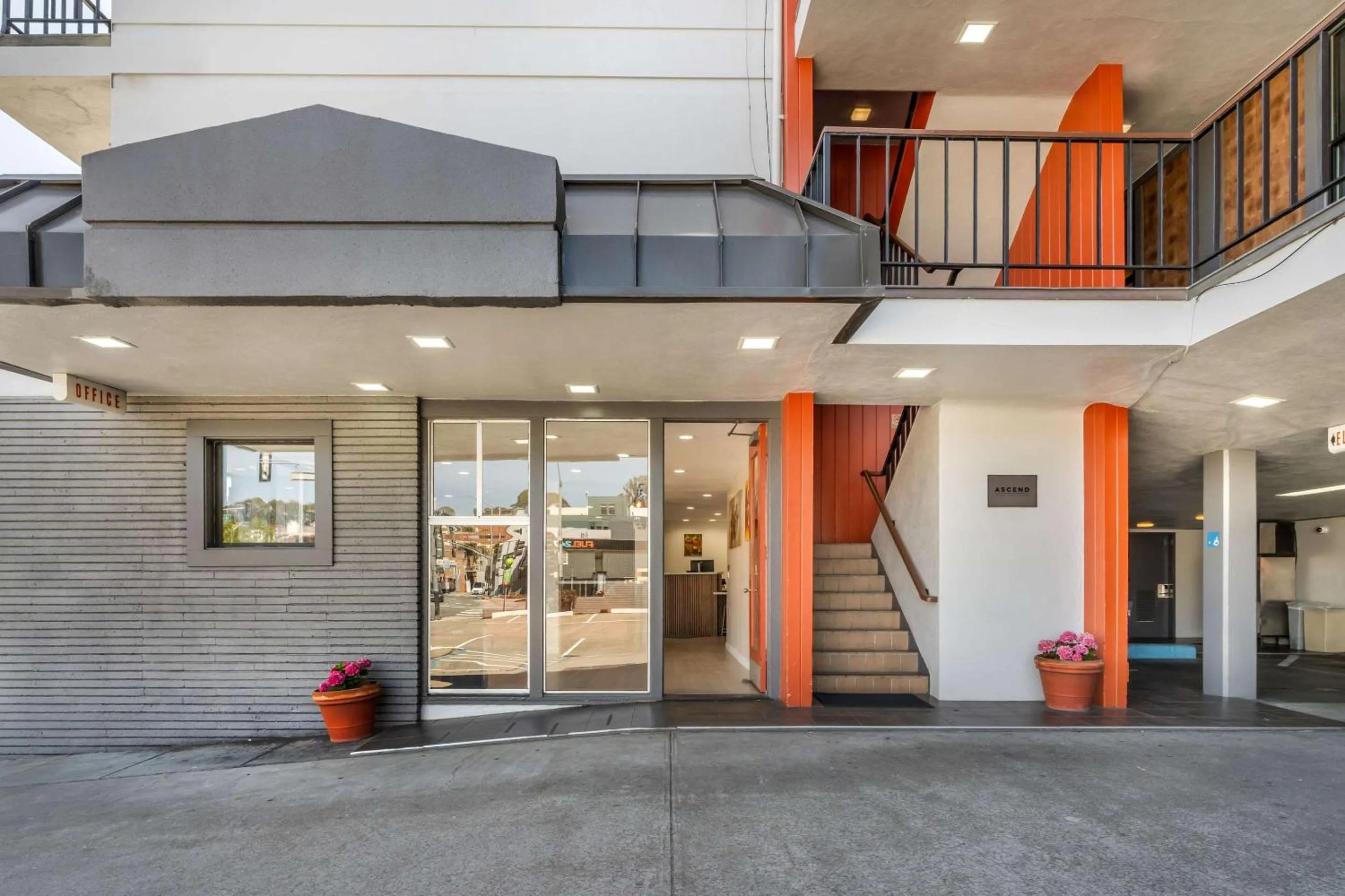 Property building in La Luna Inn, an Ascend Collection Hotel