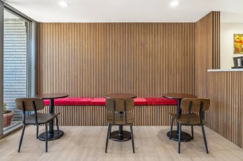 Lobby or reception in La Luna Inn, an Ascend Collection Hotel