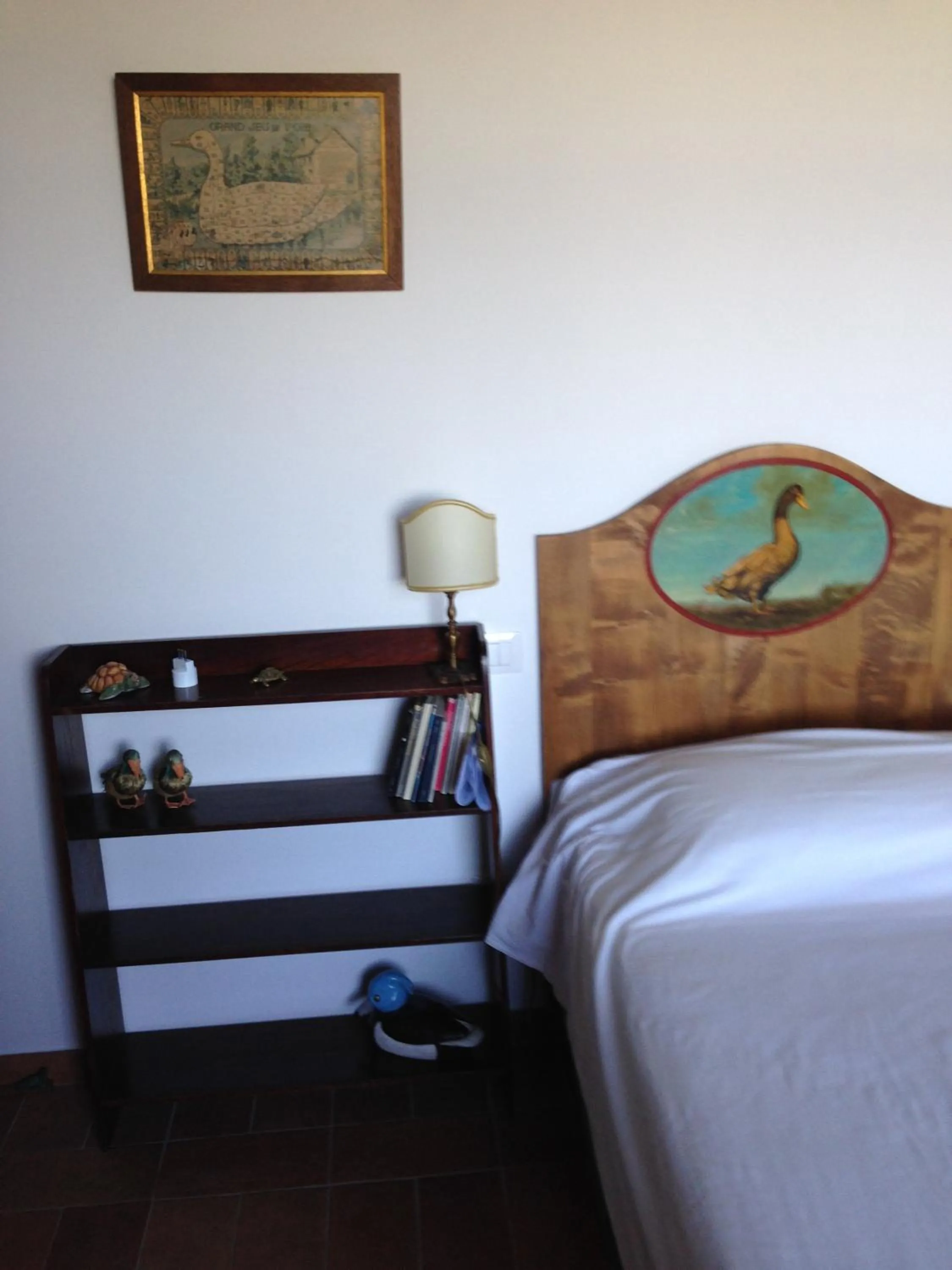 Decorative detail, Bed in Casetta Tartuchino