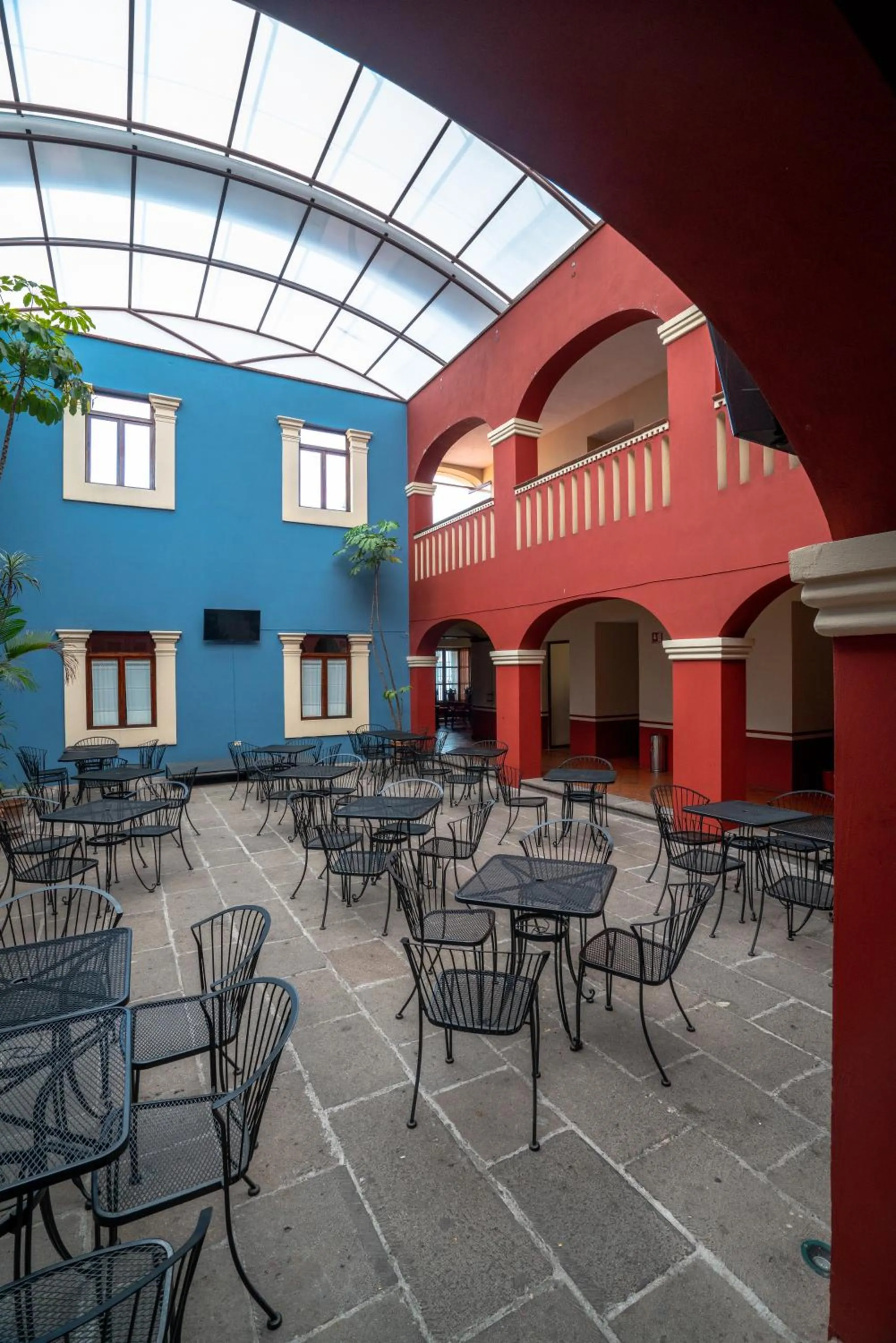 Restaurant/places to eat in Hotel Real de Naturales