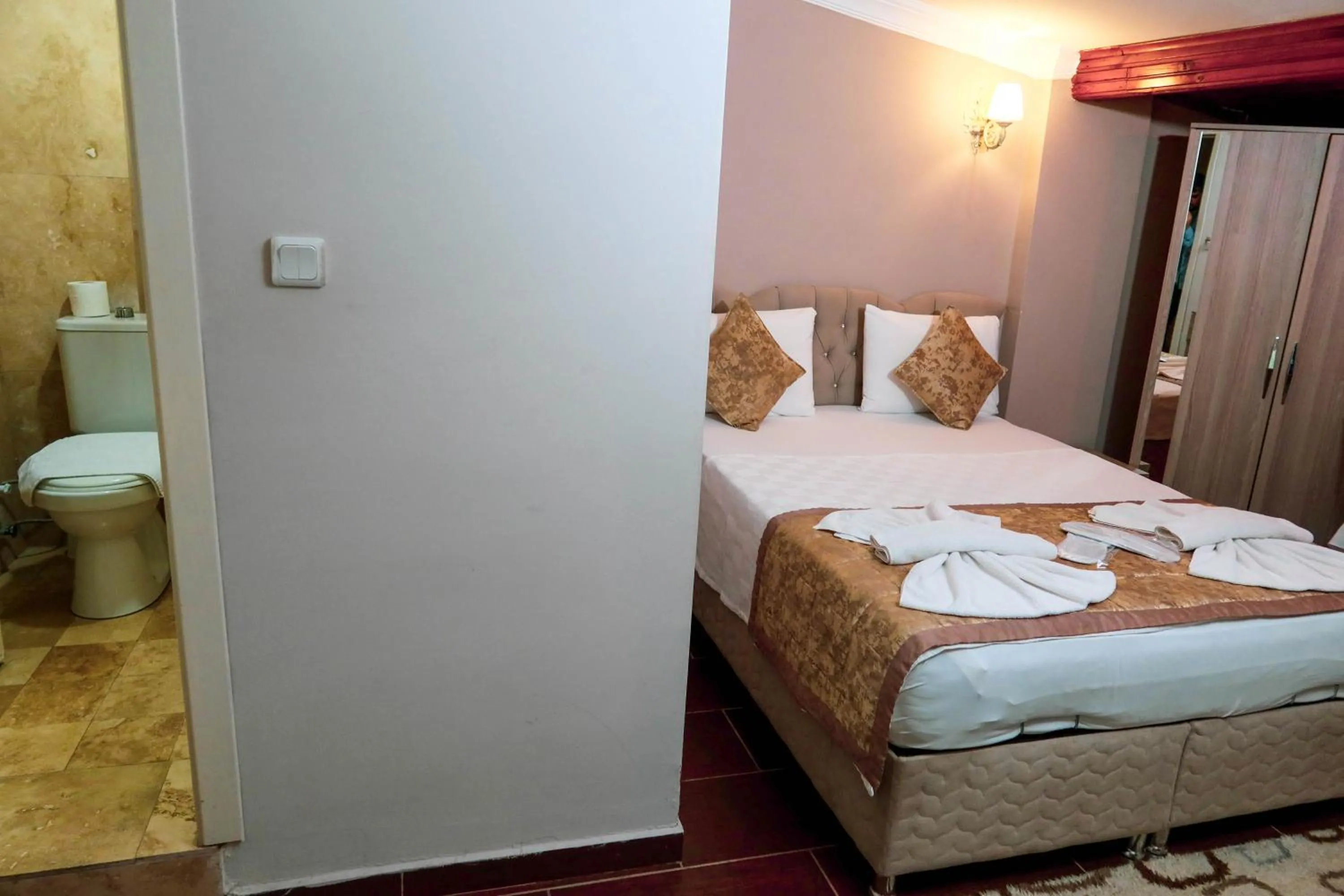 Toilet, Bed in Ağva Carpediem Otel