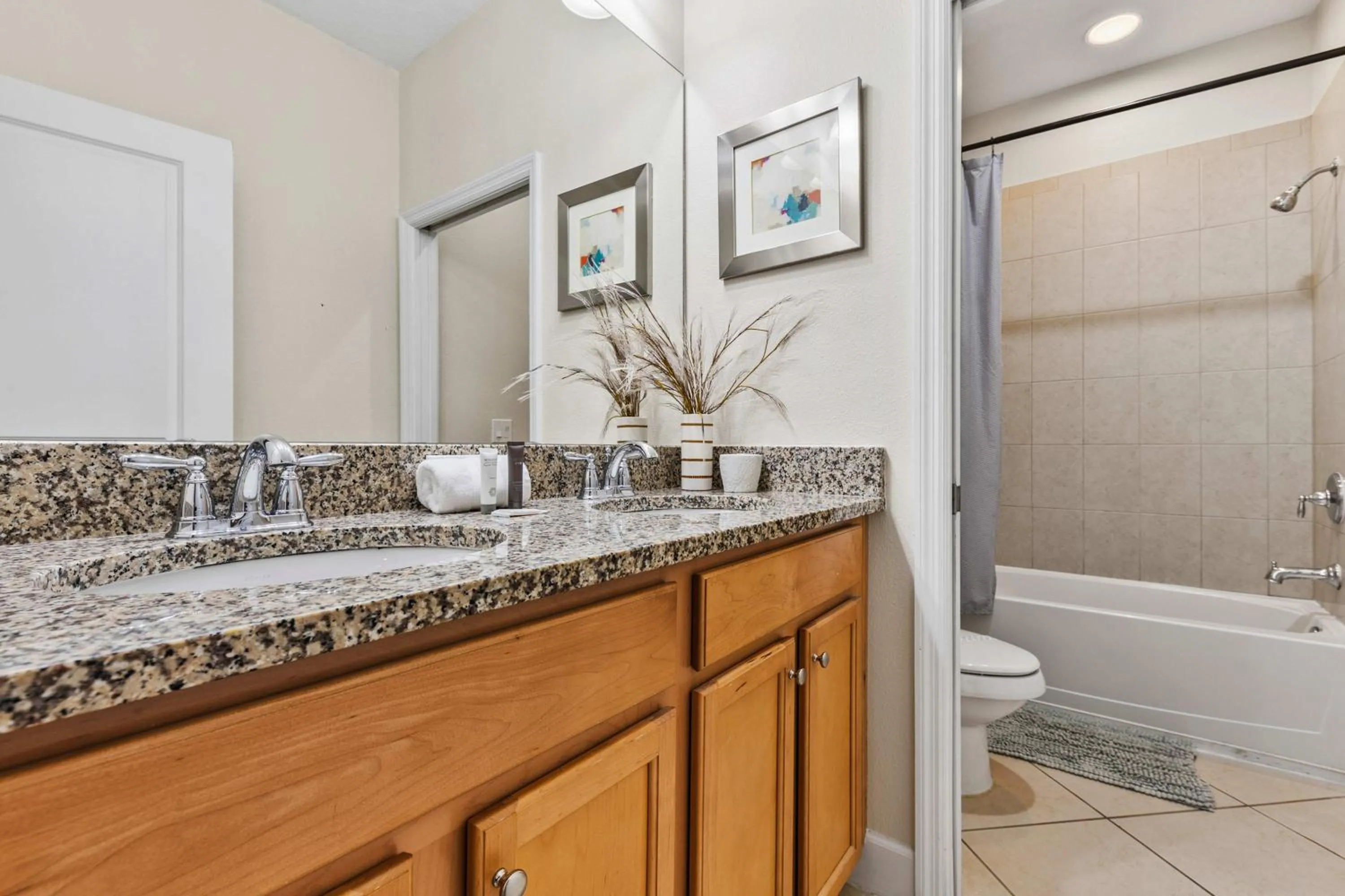 3b25b Townhouse 15 min from Disney Enclaves at Festival