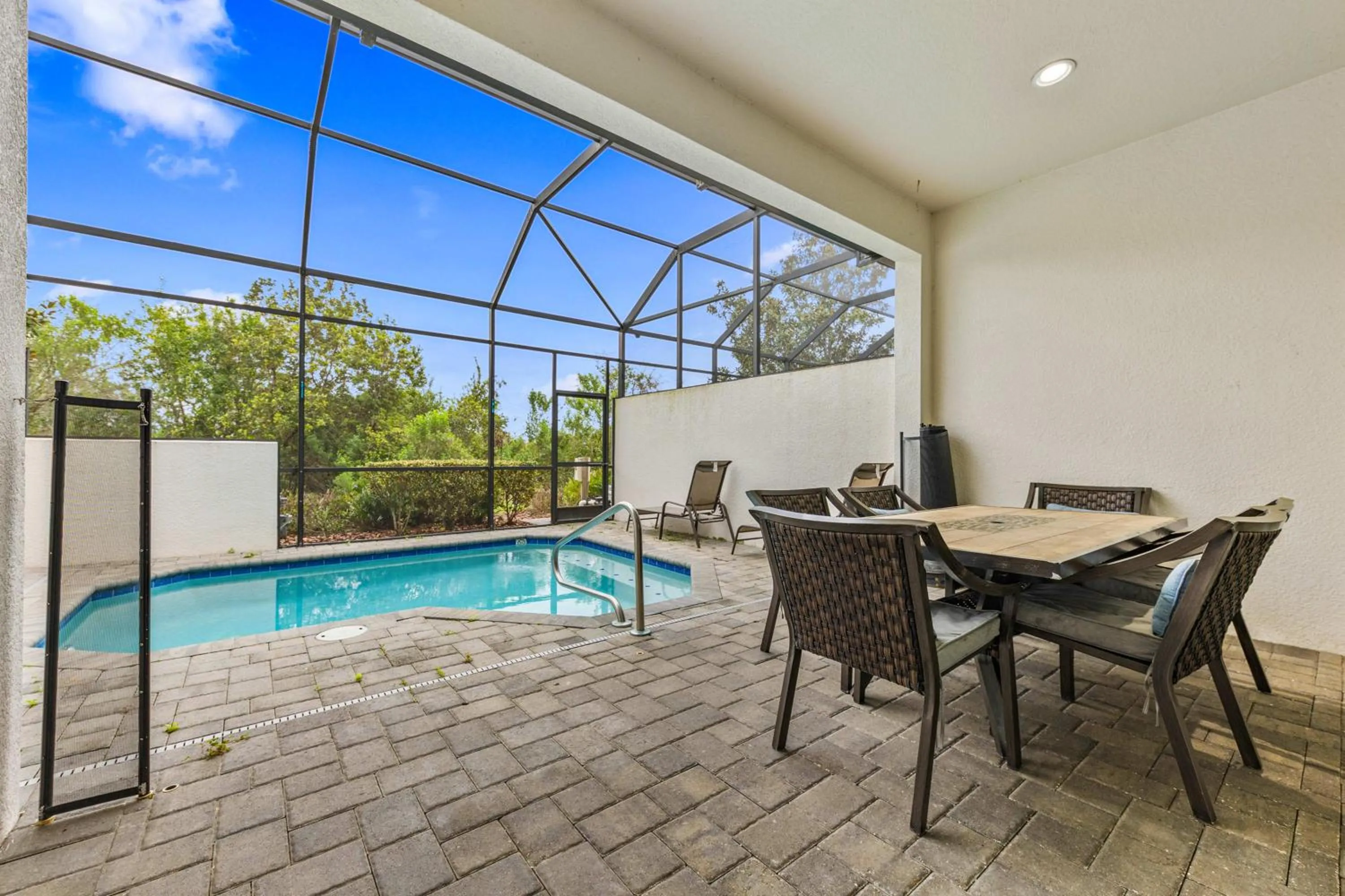 3b25b Townhouse 15 min from Disney Enclaves at Festival