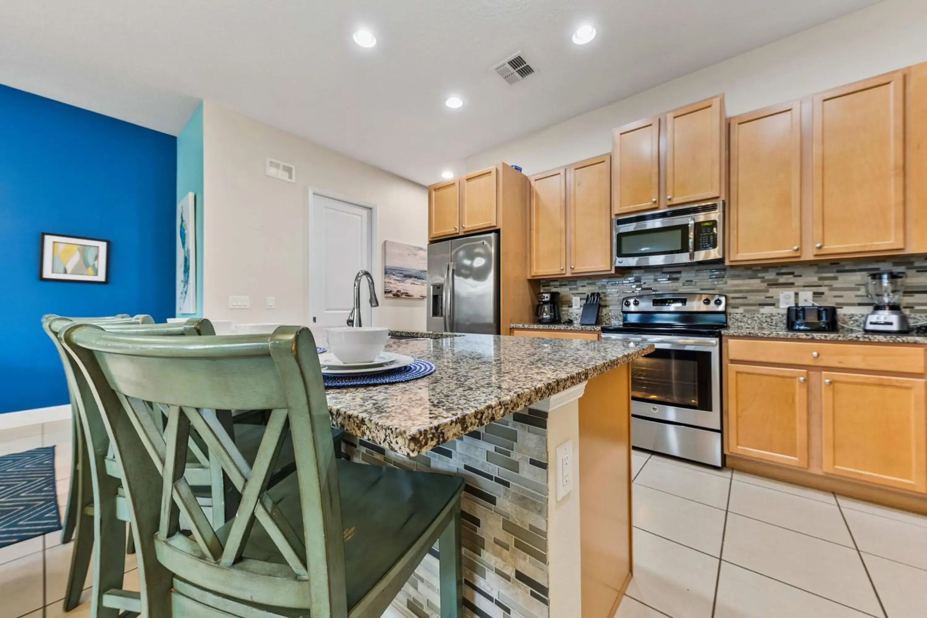 3b25b Townhouse 15 min from Disney Enclaves at Festival 3b25b Townhouse 15 min from Disney Enclaves at Festival