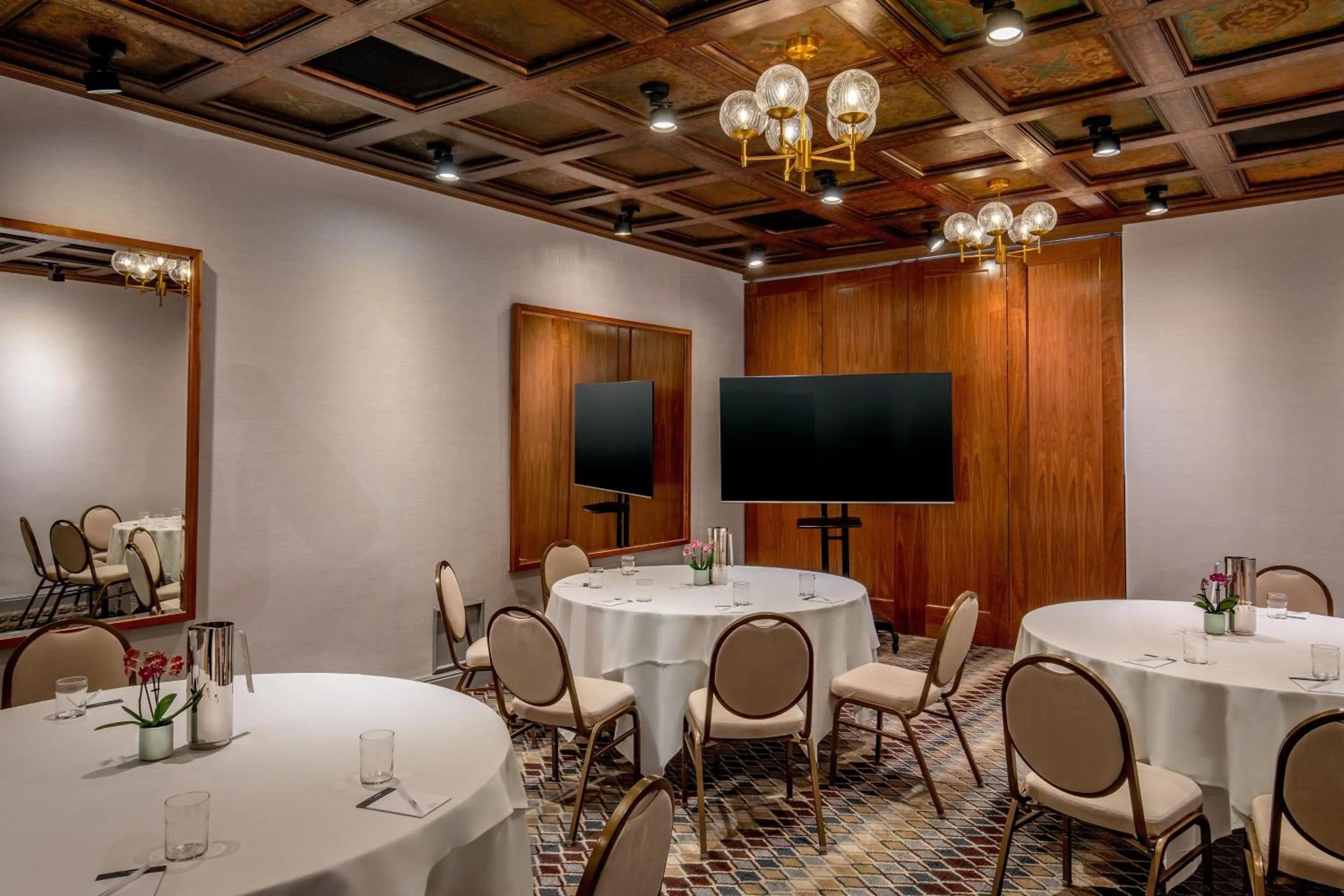 Meeting/conference room in Hotel Adagio, Autograph Collection