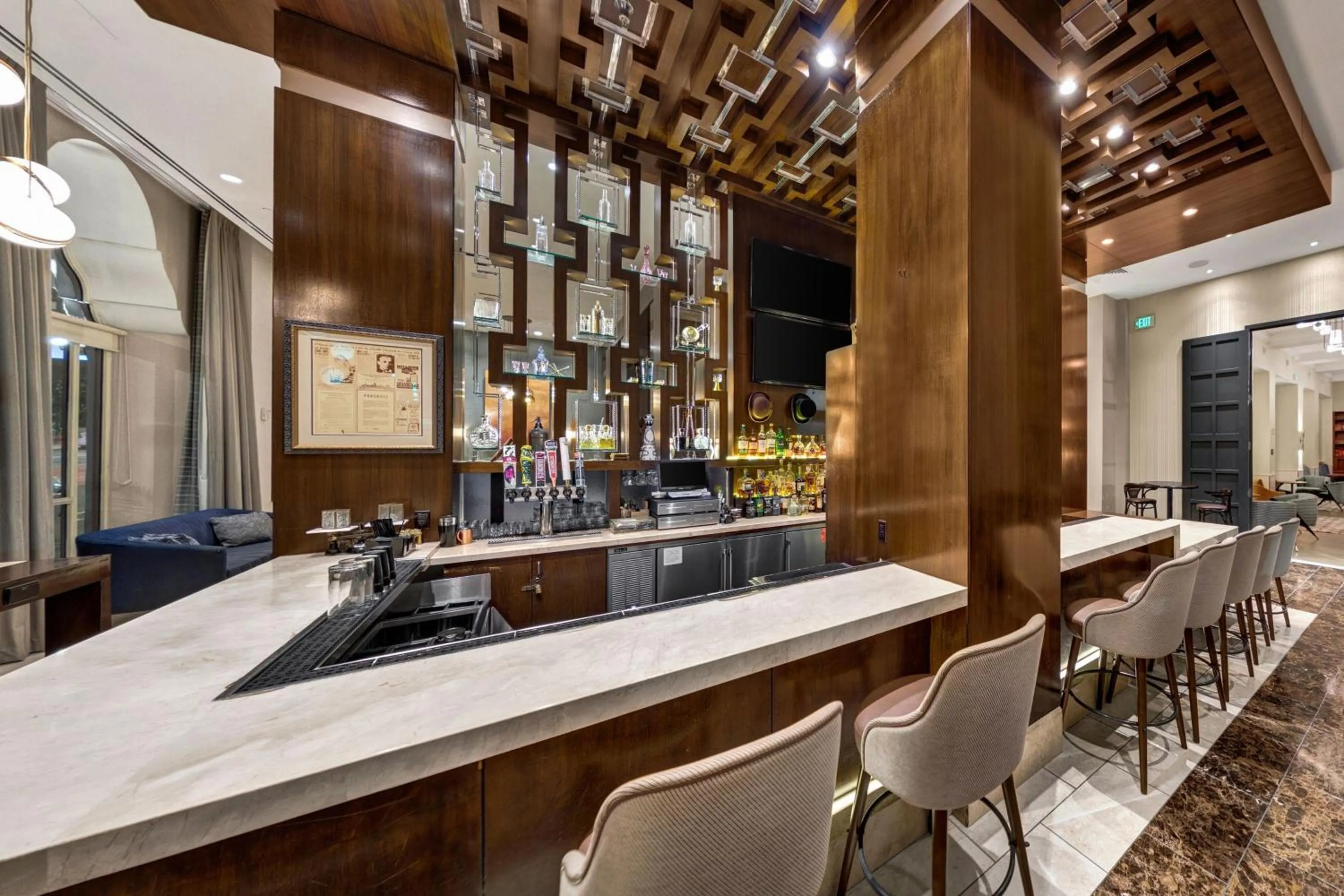 Lounge or bar in Hotel Adagio, Autograph Collection