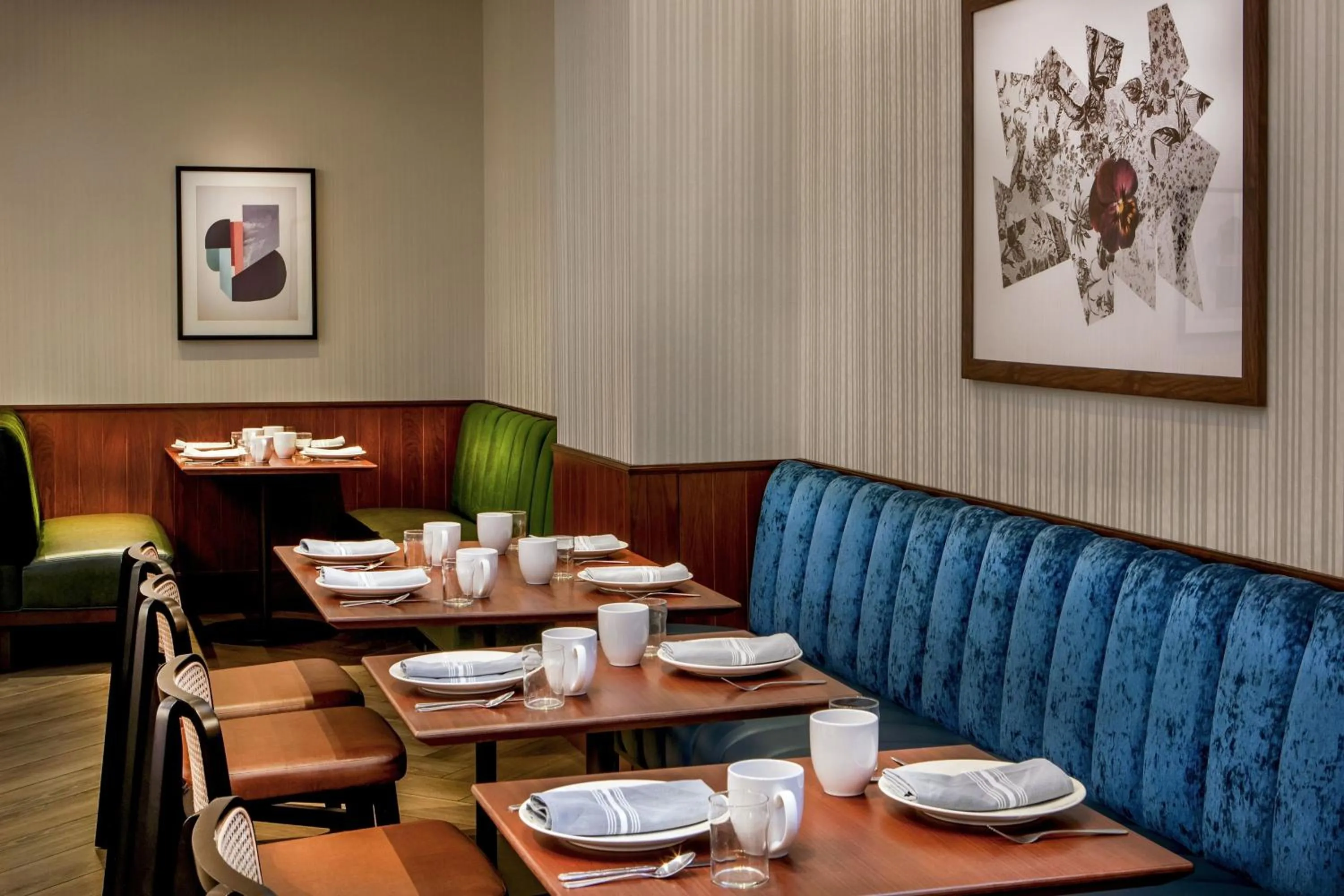 Restaurant/places to eat in Hotel Adagio, Autograph Collection