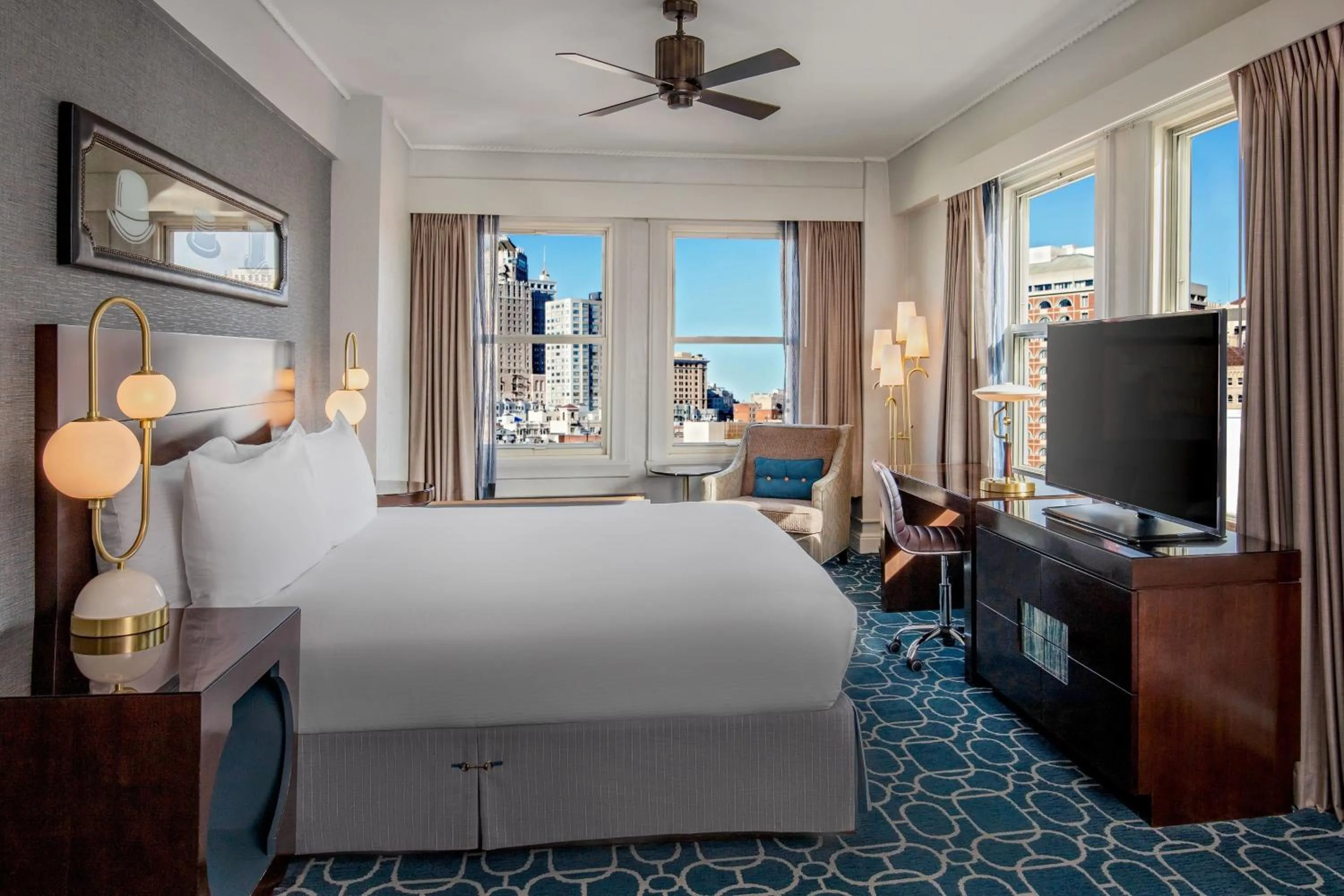 Photo of the whole room, Bed in Hotel Adagio, Autograph Collection