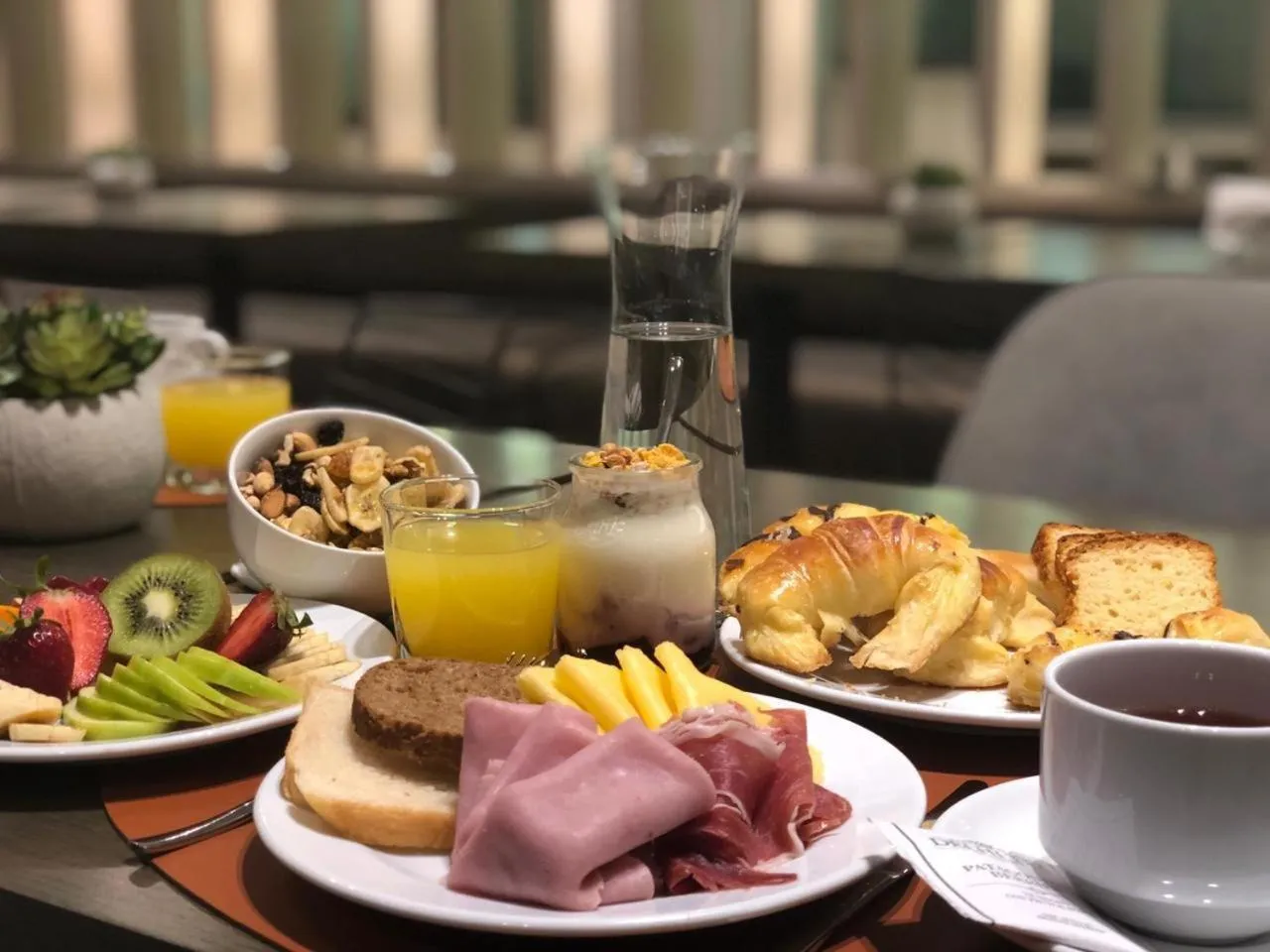 Food and drinks in Huinid Obelisco Hotel