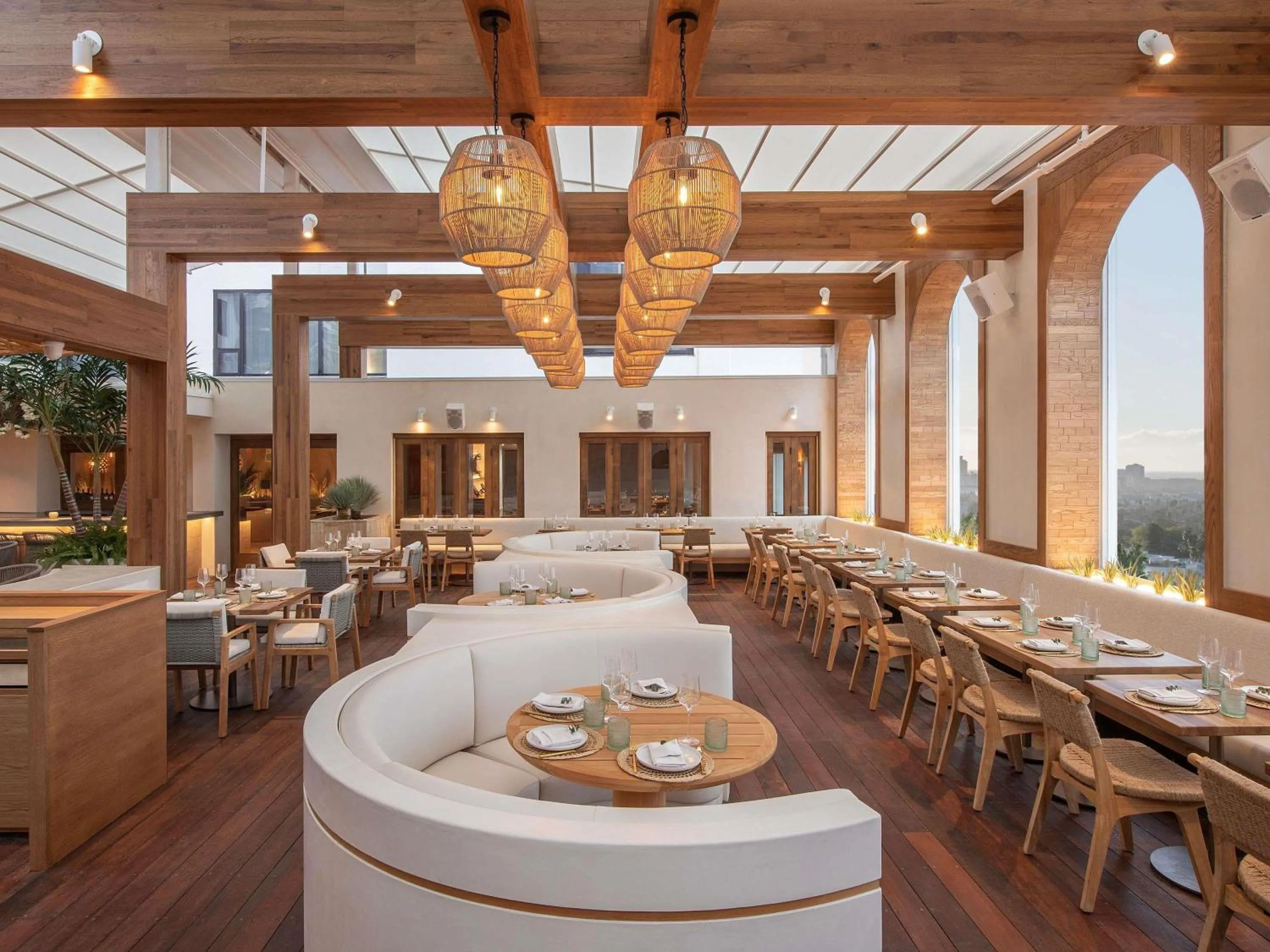 Restaurant/places to eat in Mondrian Los Angeles