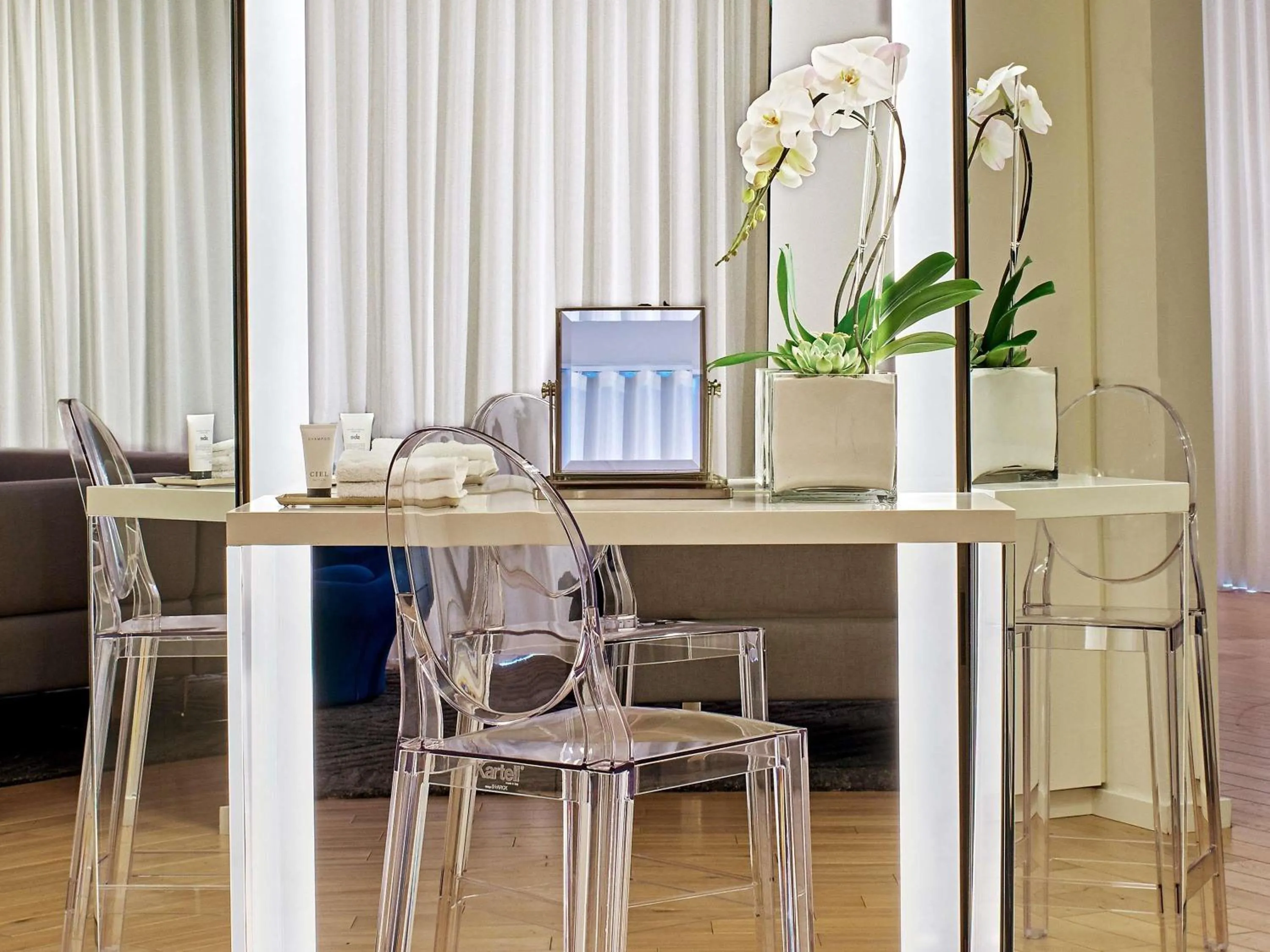 Bedroom in Mondrian Los Angeles