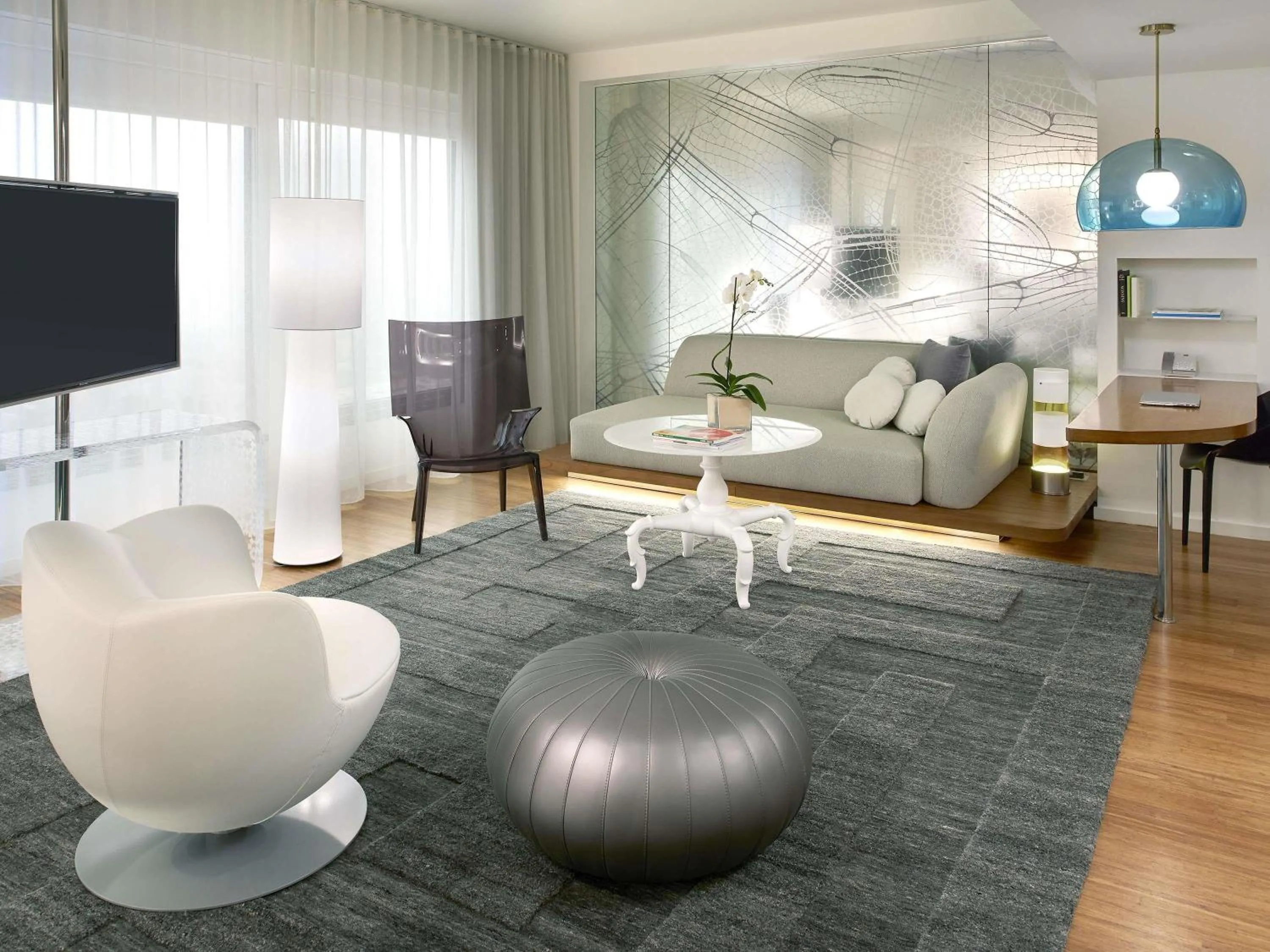 Bedroom in Mondrian Los Angeles