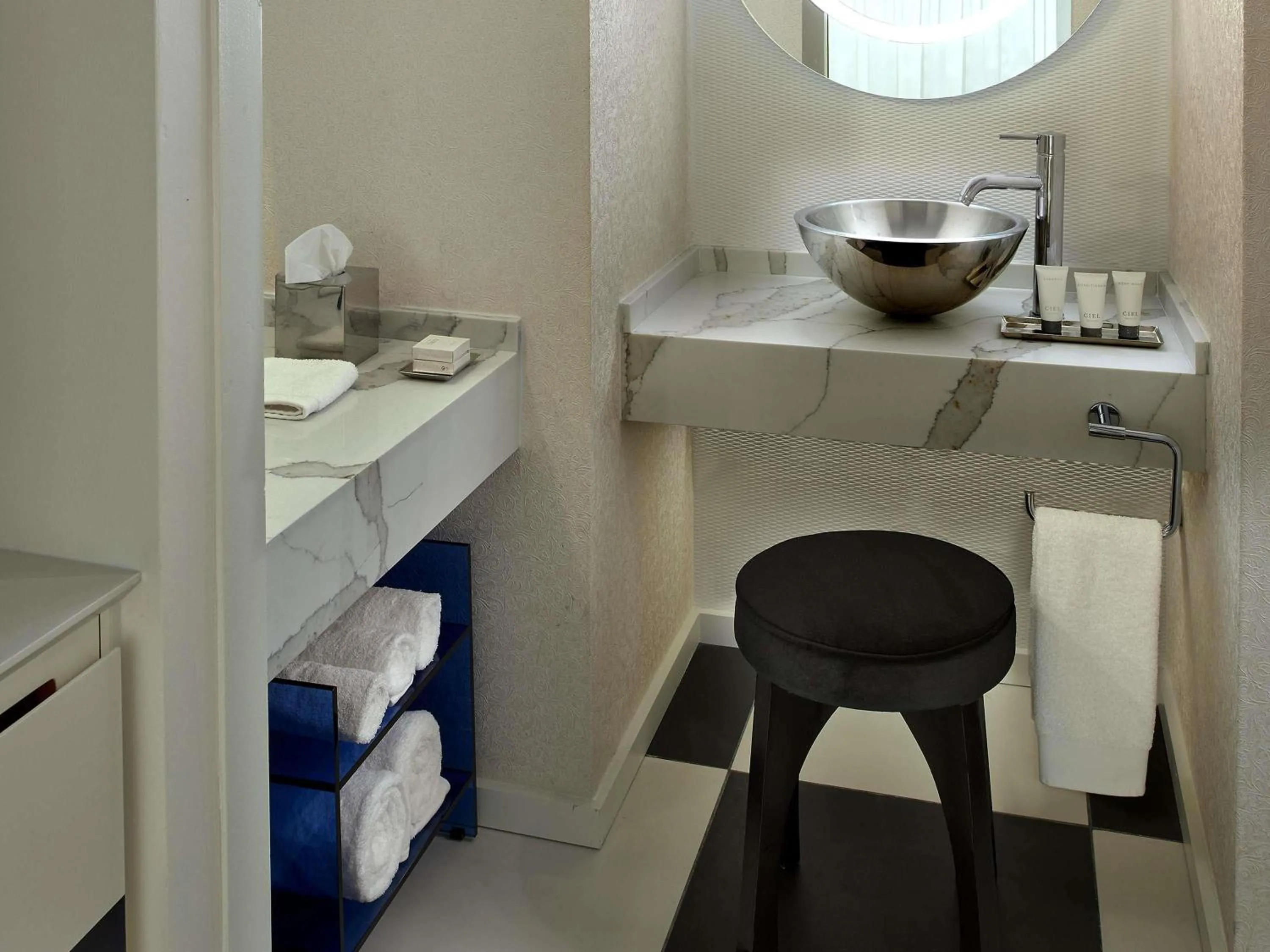 Bedroom in Mondrian Los Angeles