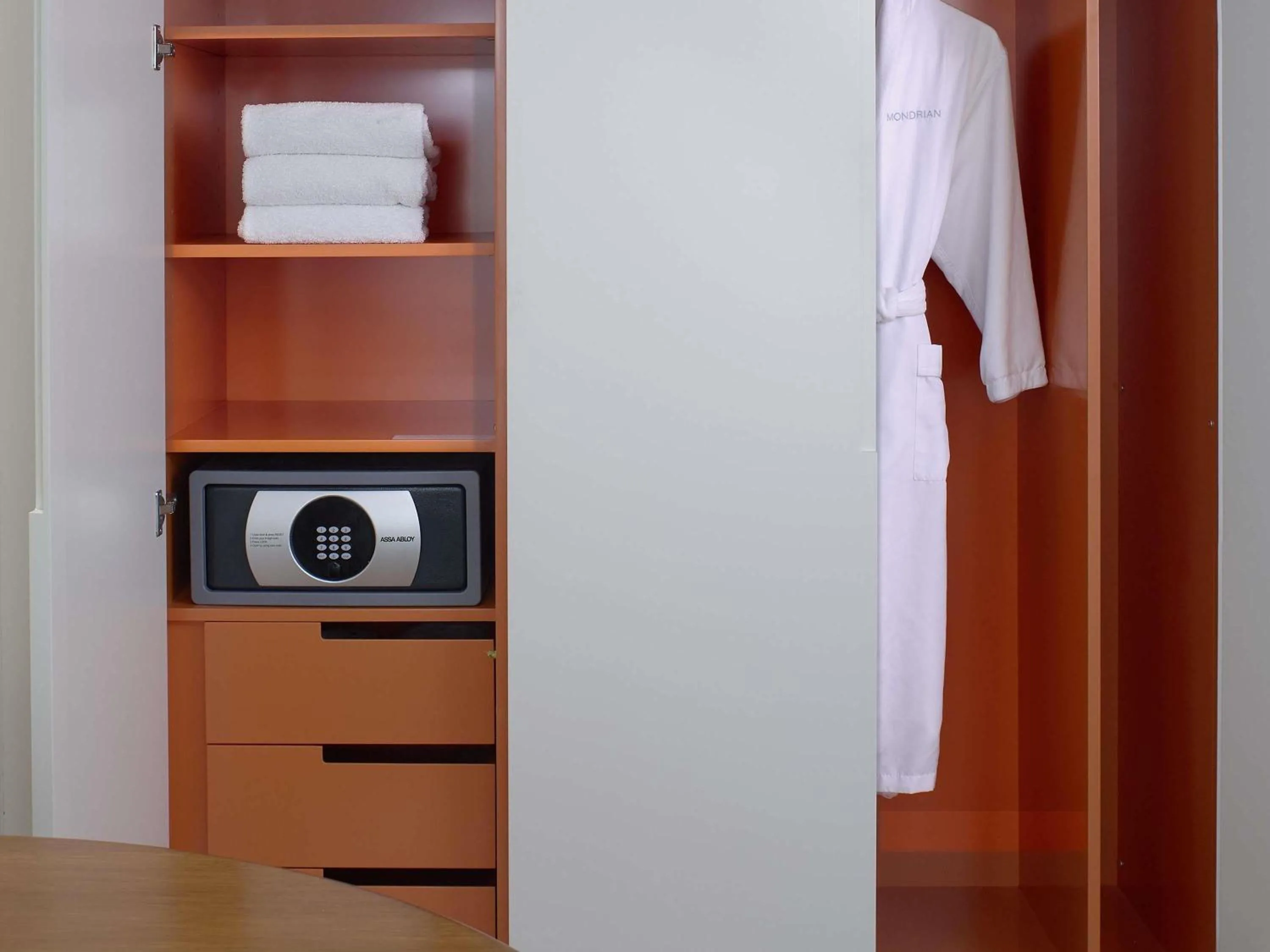 Bedroom in Mondrian Los Angeles