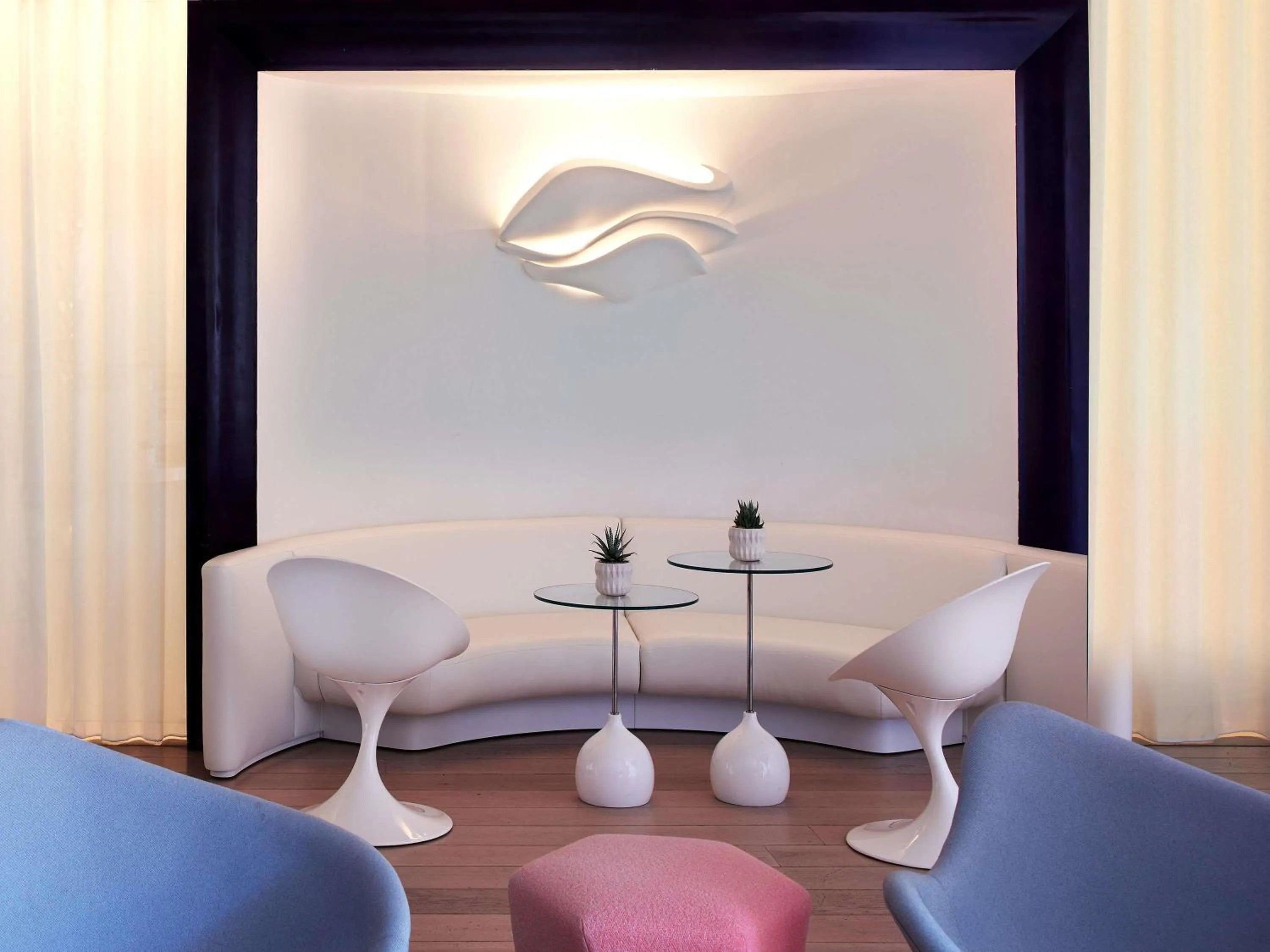 Property building in Mondrian Los Angeles