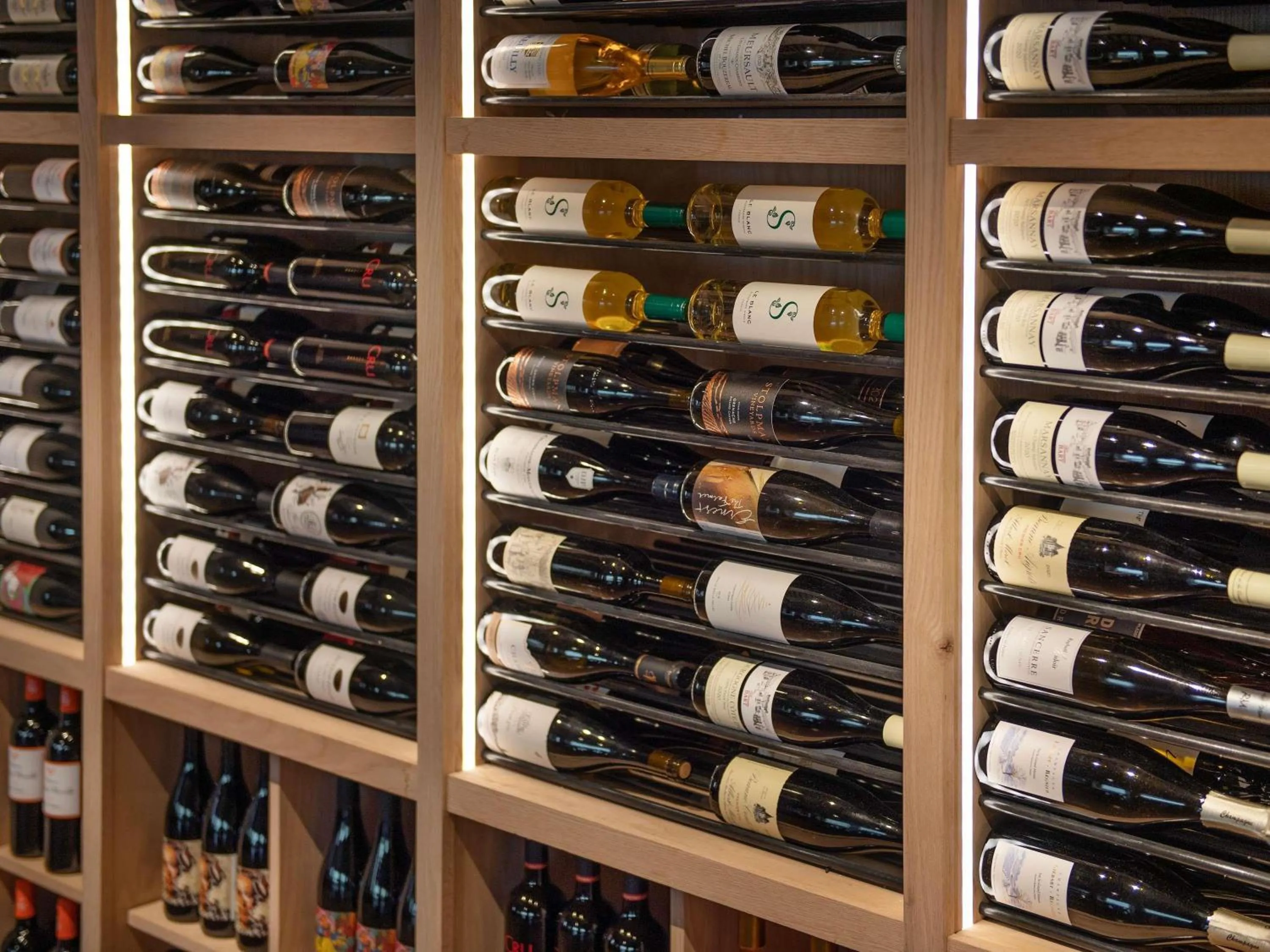 Restaurant/places to eat in Mondrian Los Angeles