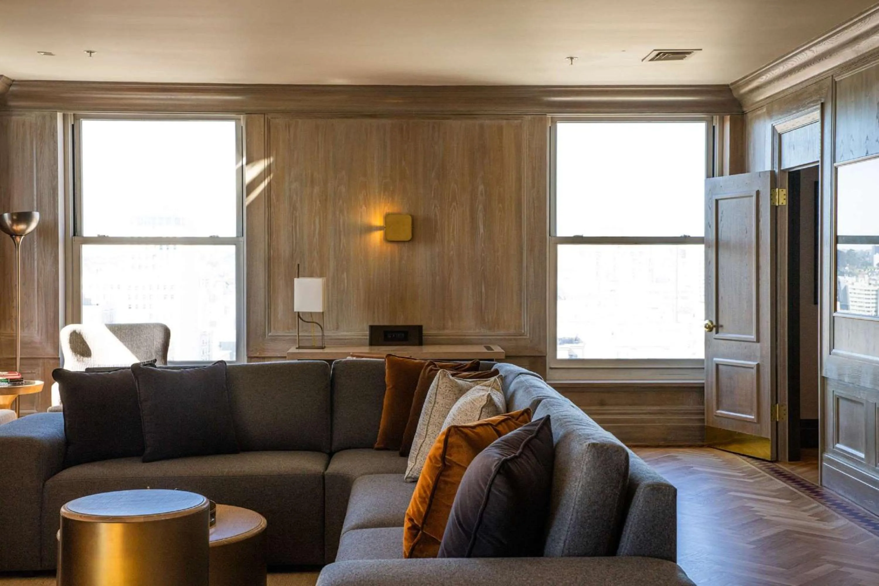 Photo of the whole room in The Clift Royal Sonesta San Francisco