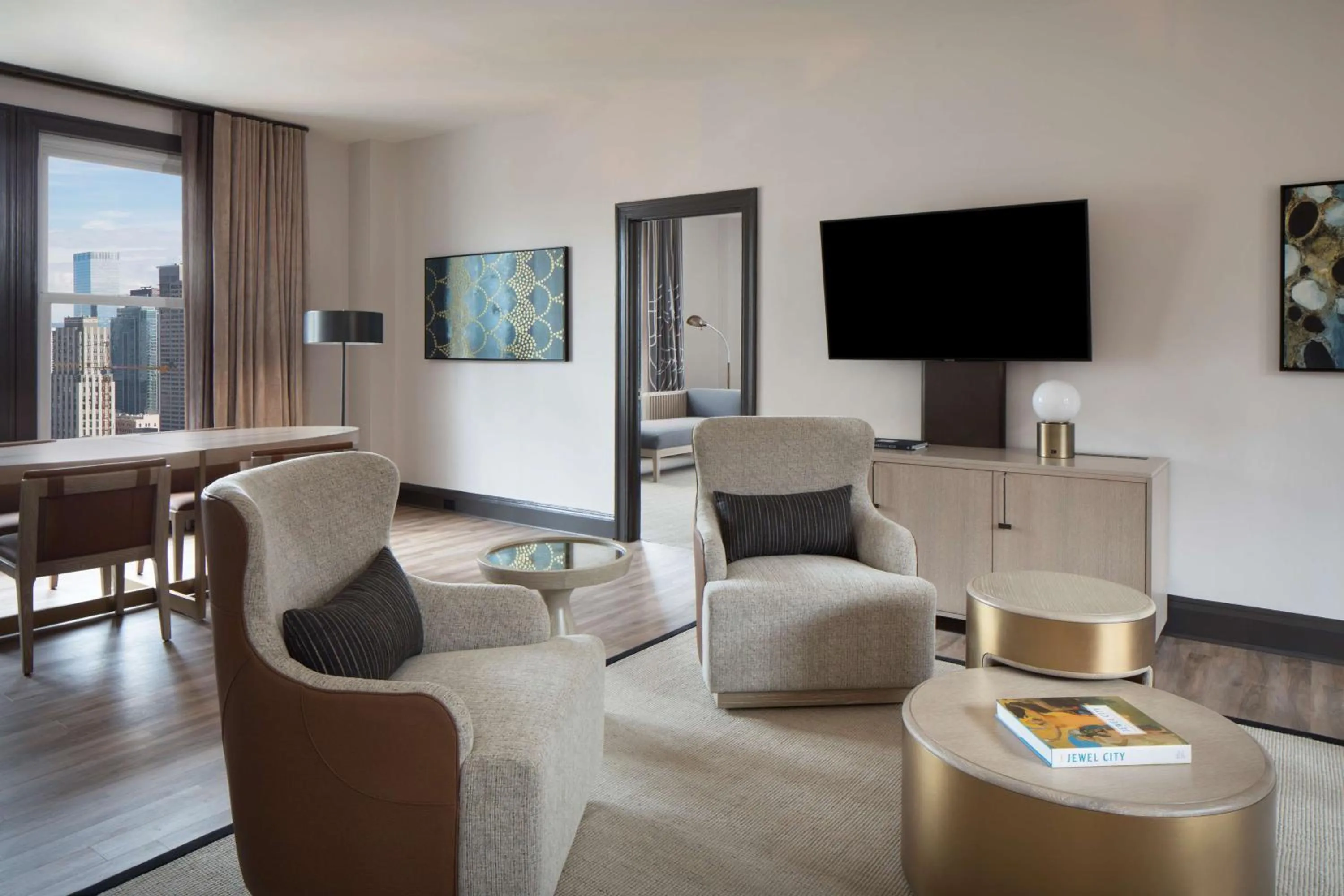 Photo of the whole room in The Clift Royal Sonesta San Francisco