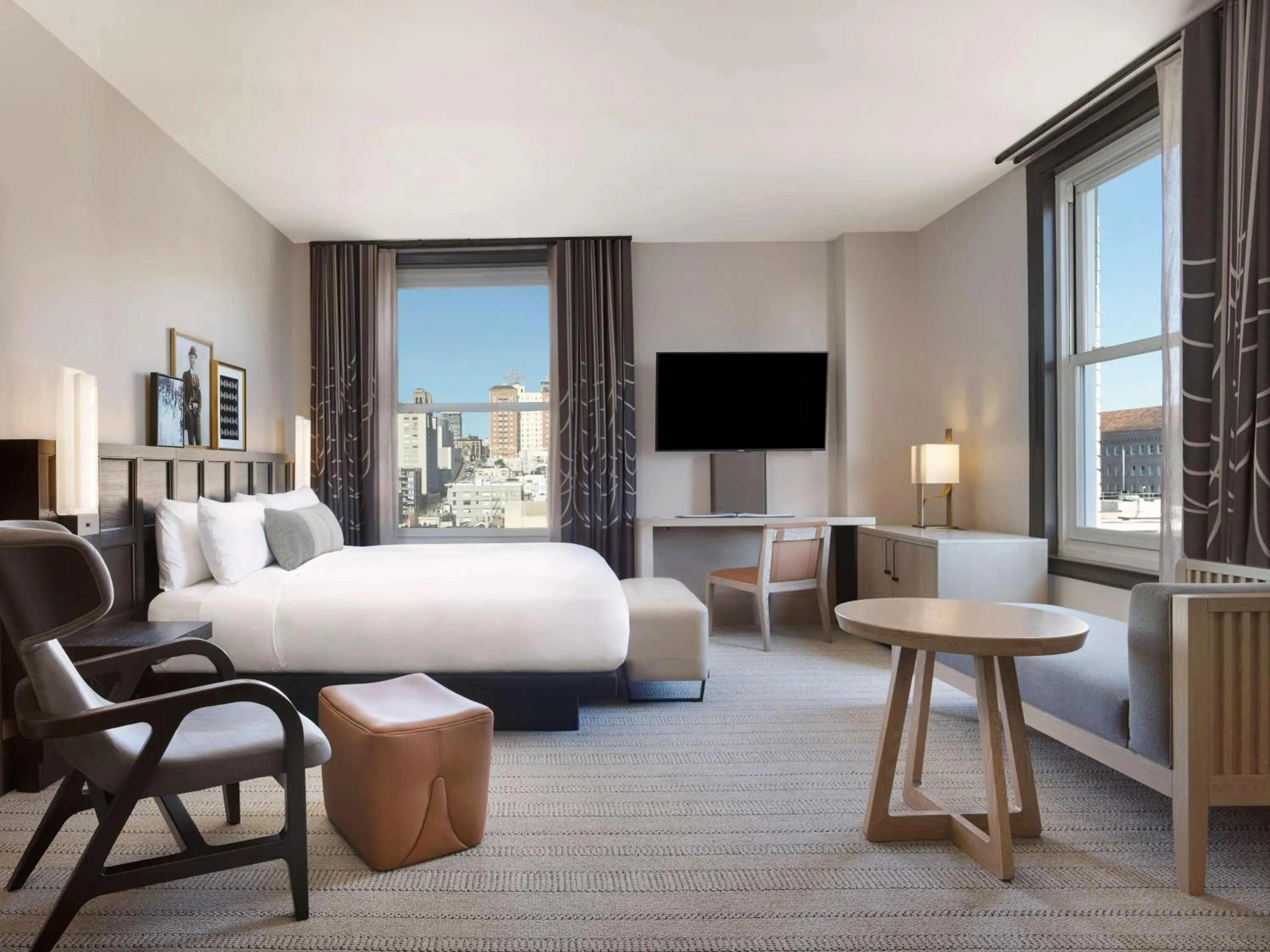 Photo of the whole room, Bed in The Clift Royal Sonesta San Francisco