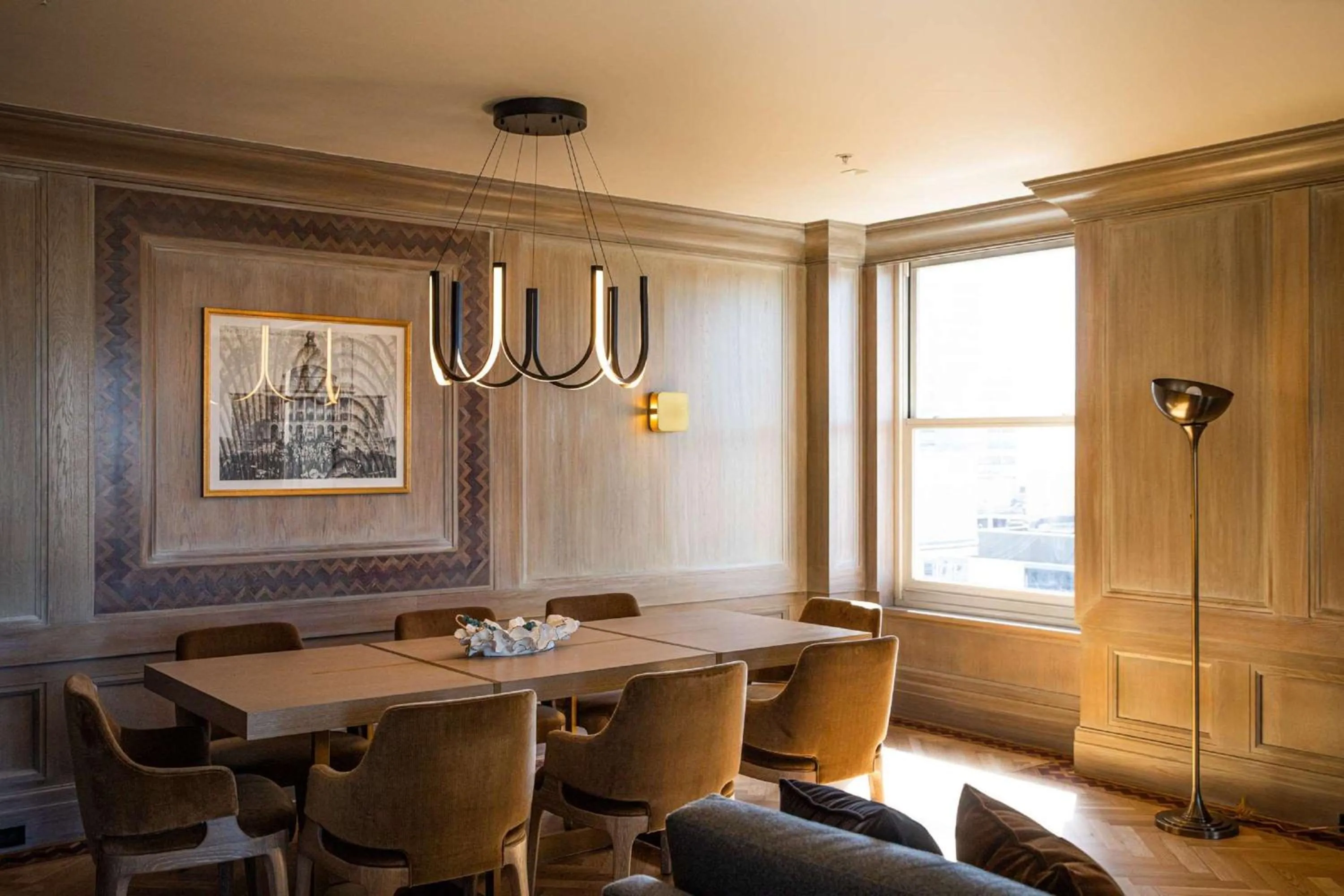 Photo of the whole room in The Clift Royal Sonesta San Francisco