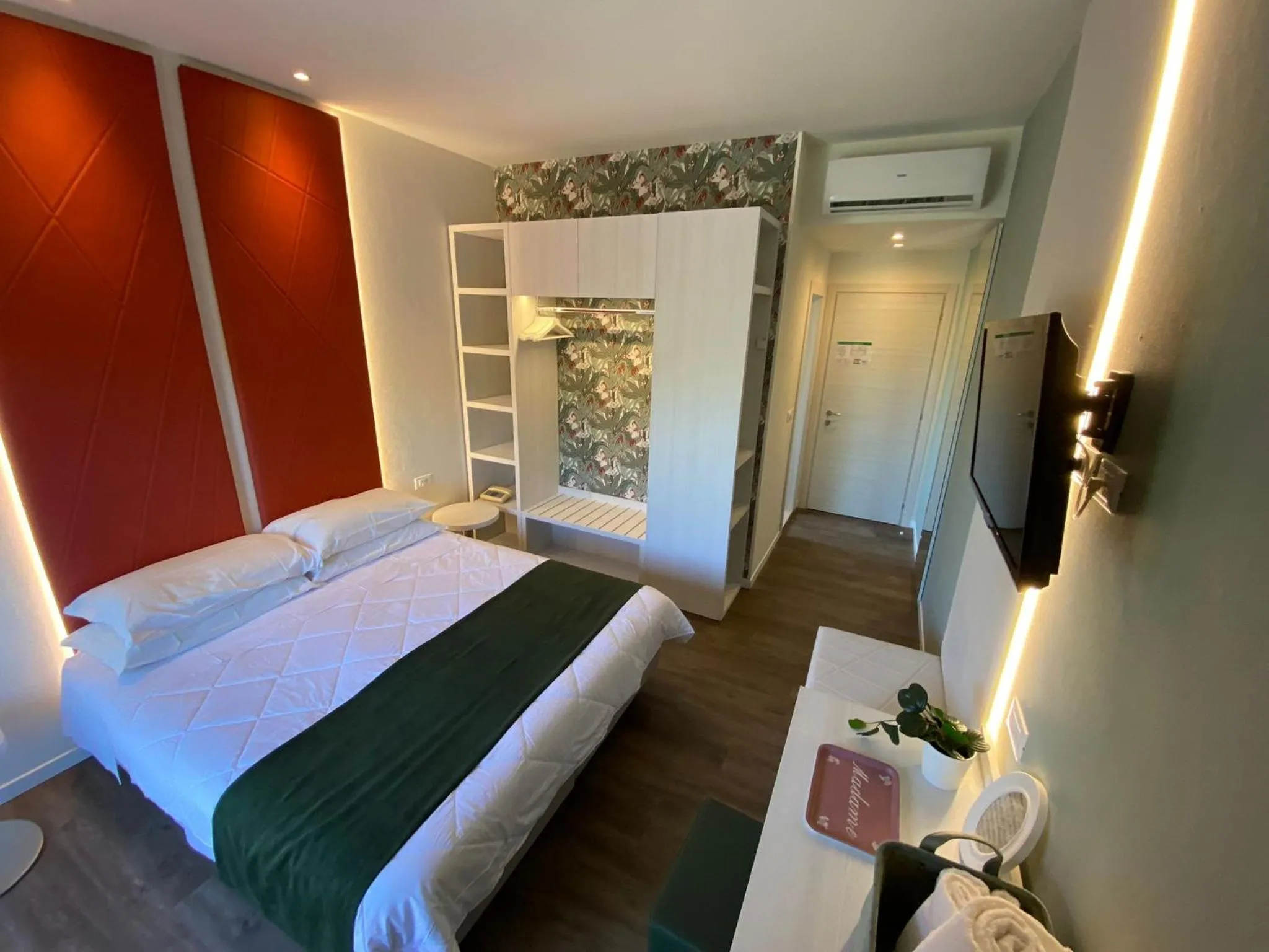 Bed in Hotel Loretta & Dependance