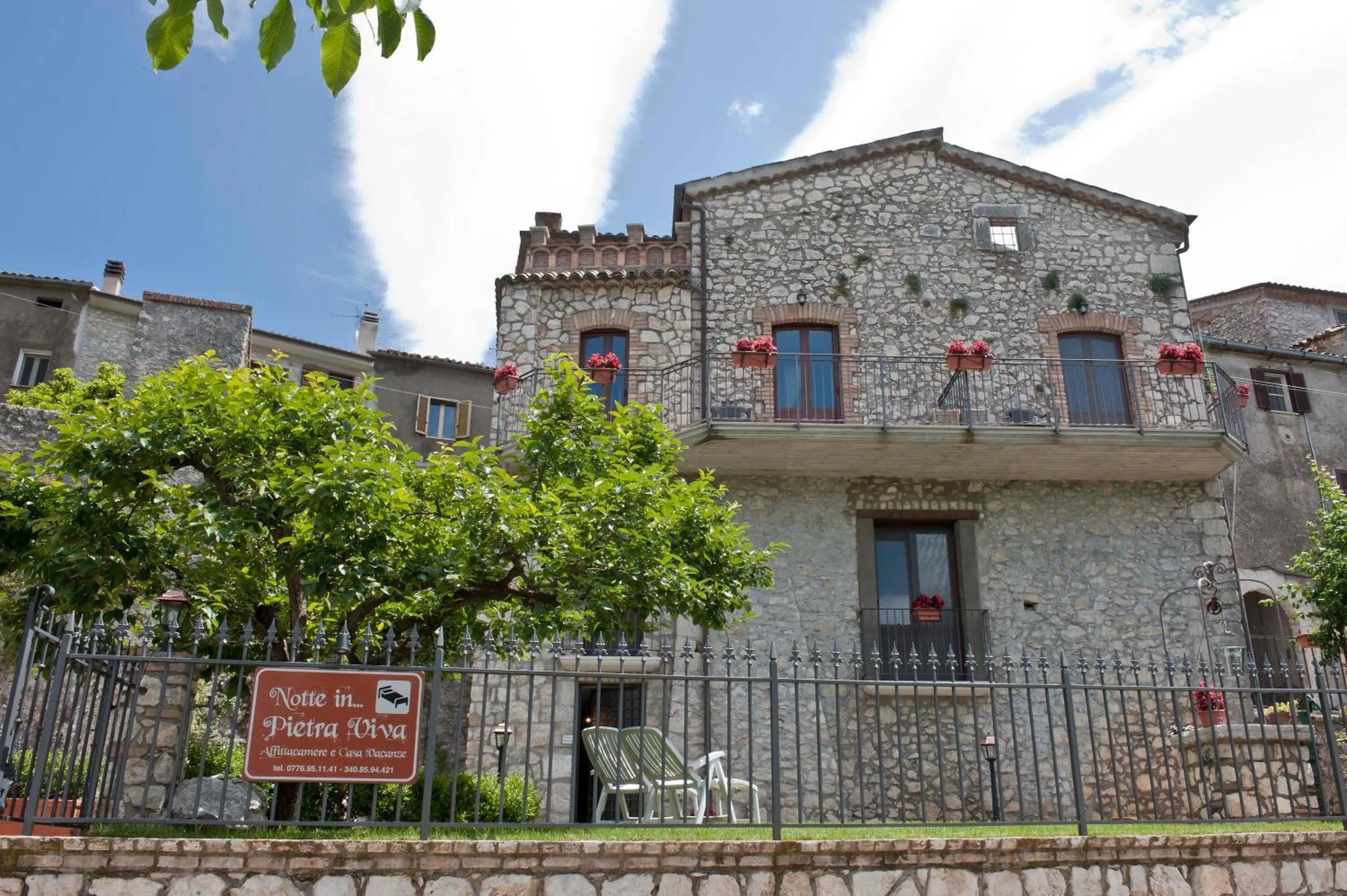 Casa Vacanze "Pietra viva"