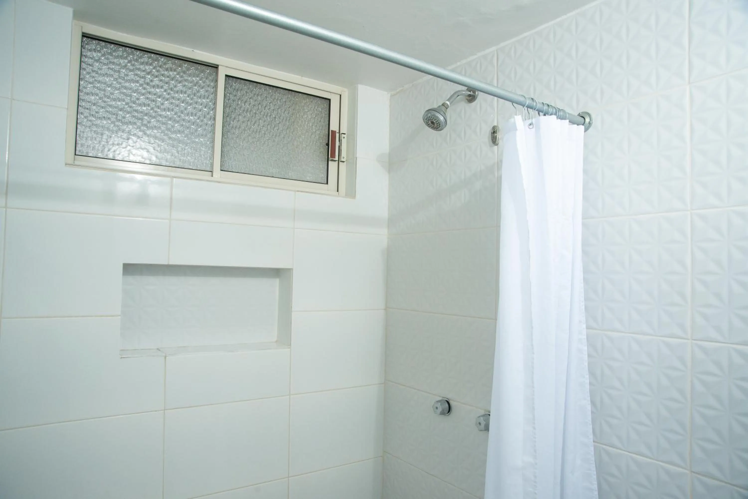 Shower in Hotel La Siesta, Gomez Palacio