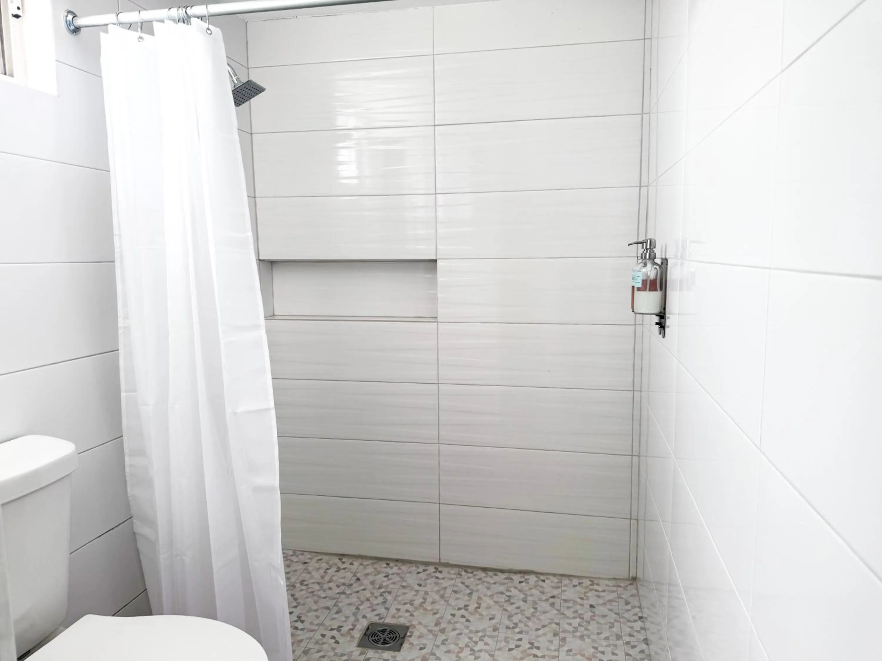 Shower in Hotel La Siesta, Gomez Palacio