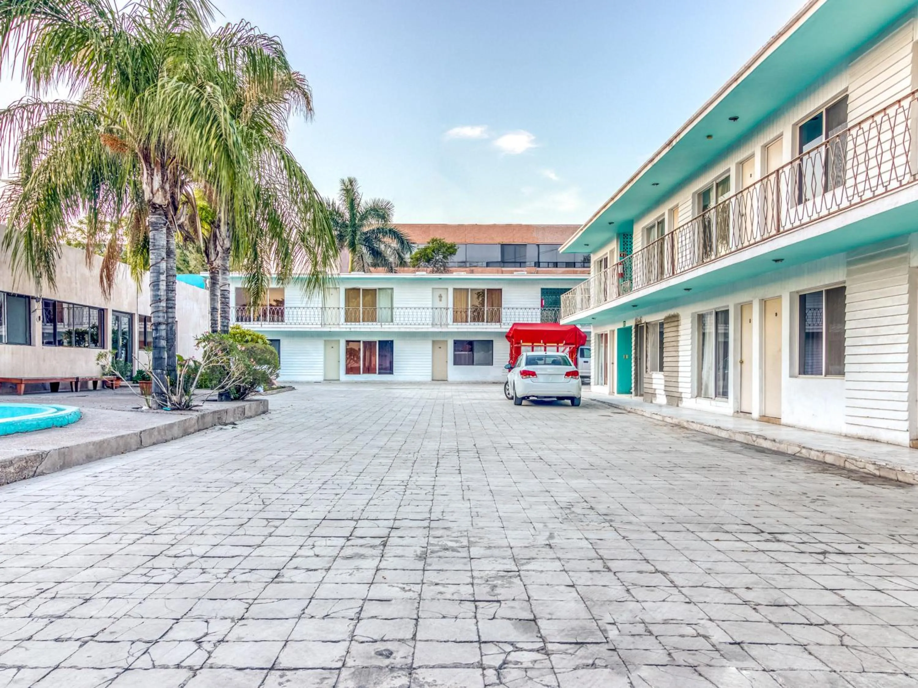 Facade/entrance in Capital O Hotel La Siesta, Gomez Palacio
