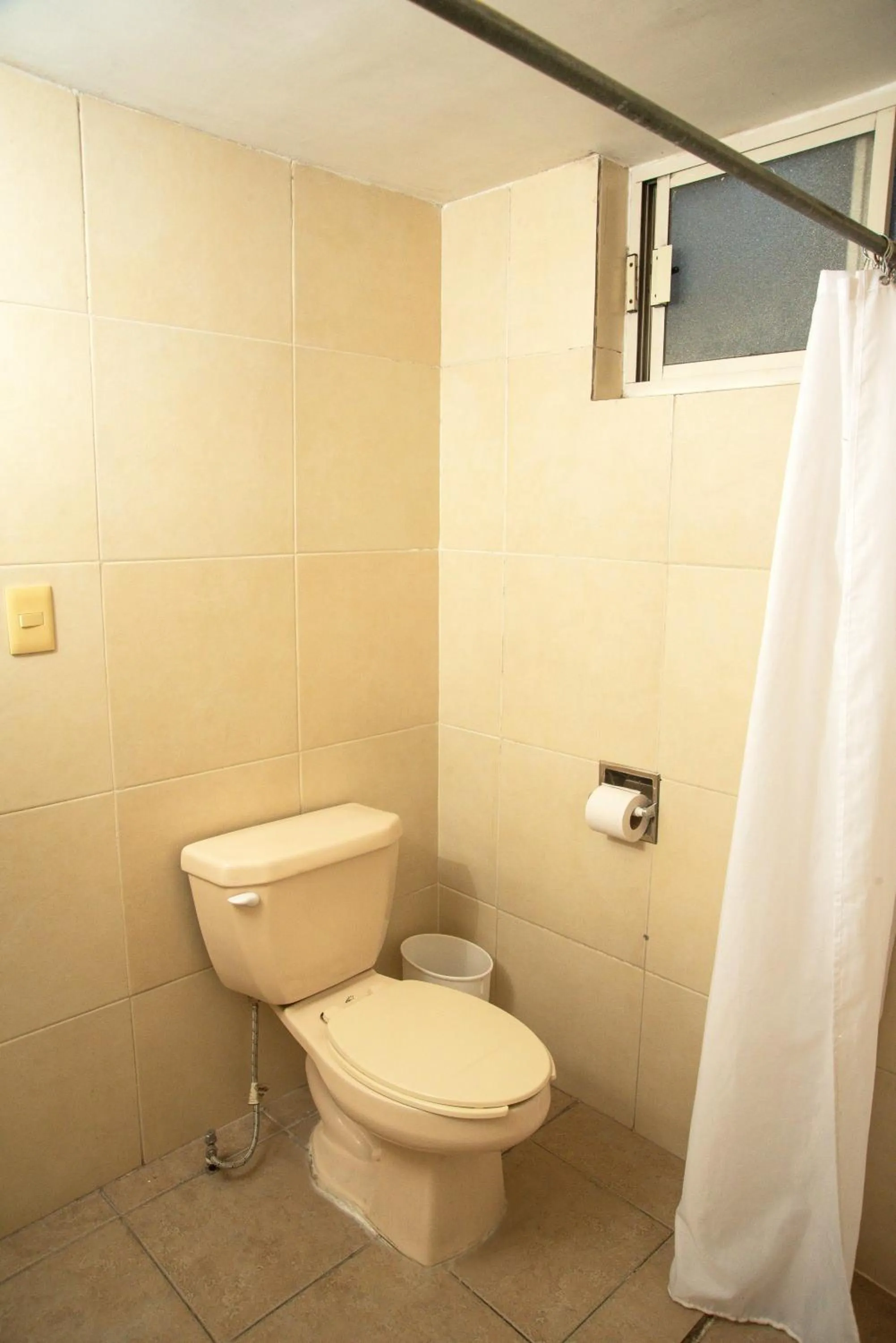 Bathroom in Hotel La Siesta, Gomez Palacio