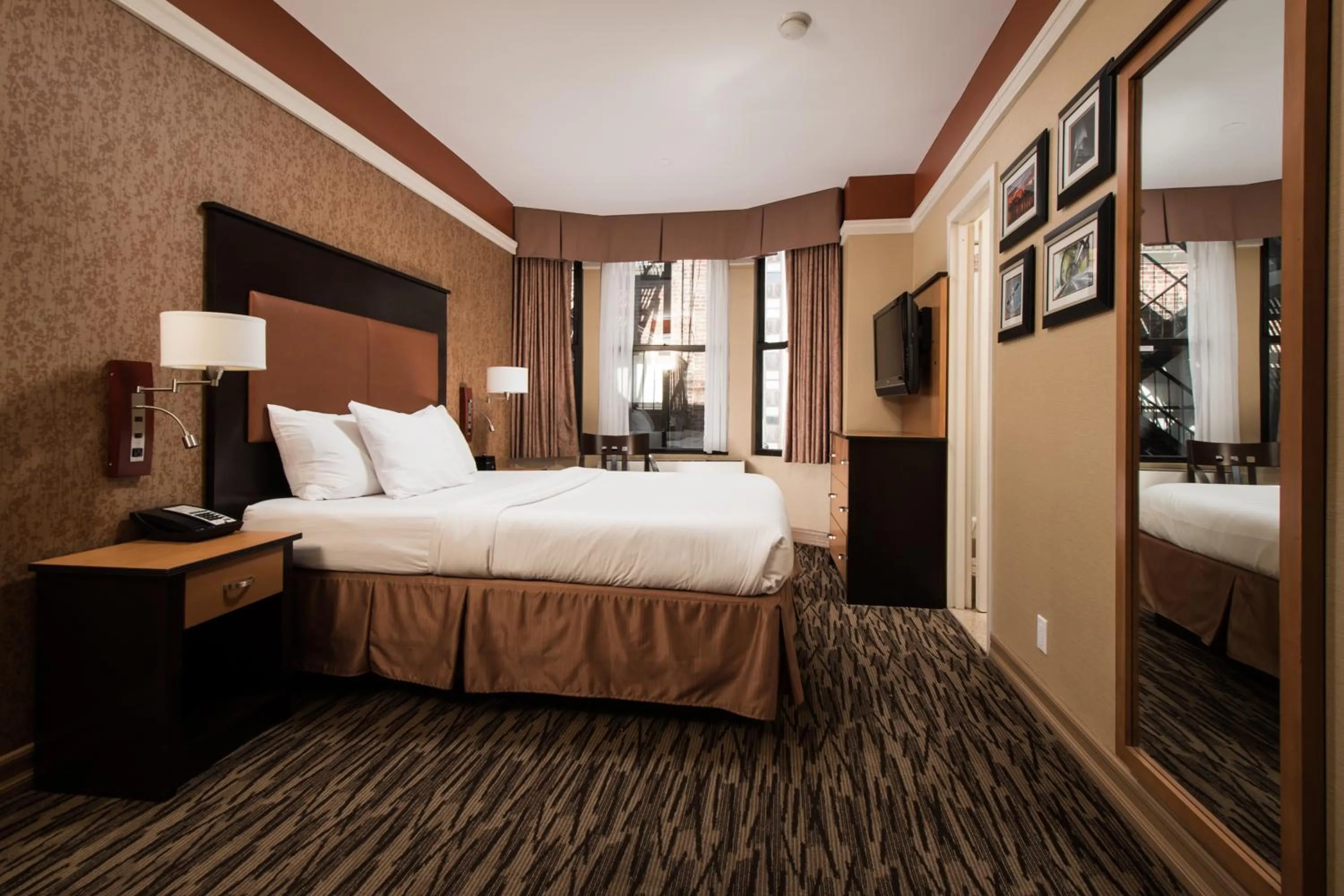 Bed in The Hotel at Fifth Avenue