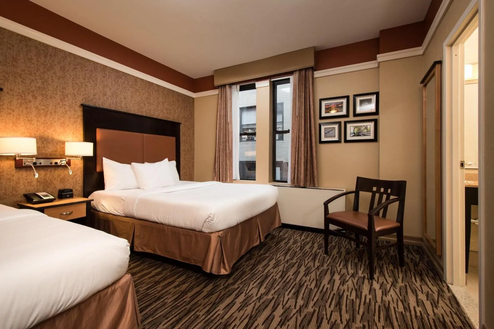 Bed in The Hotel at Fifth Avenue