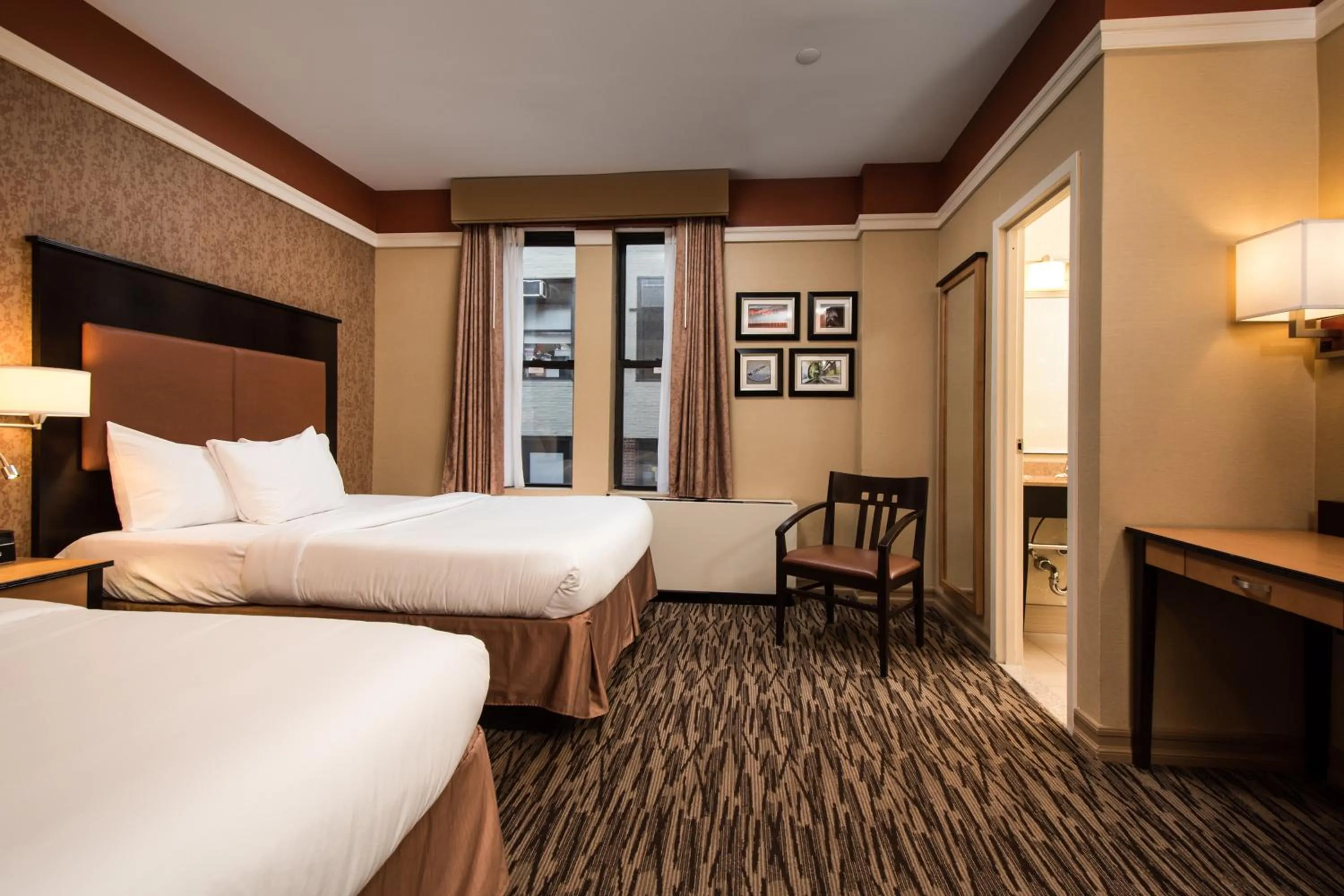 Bedroom, Bed in The Hotel at Fifth Avenue