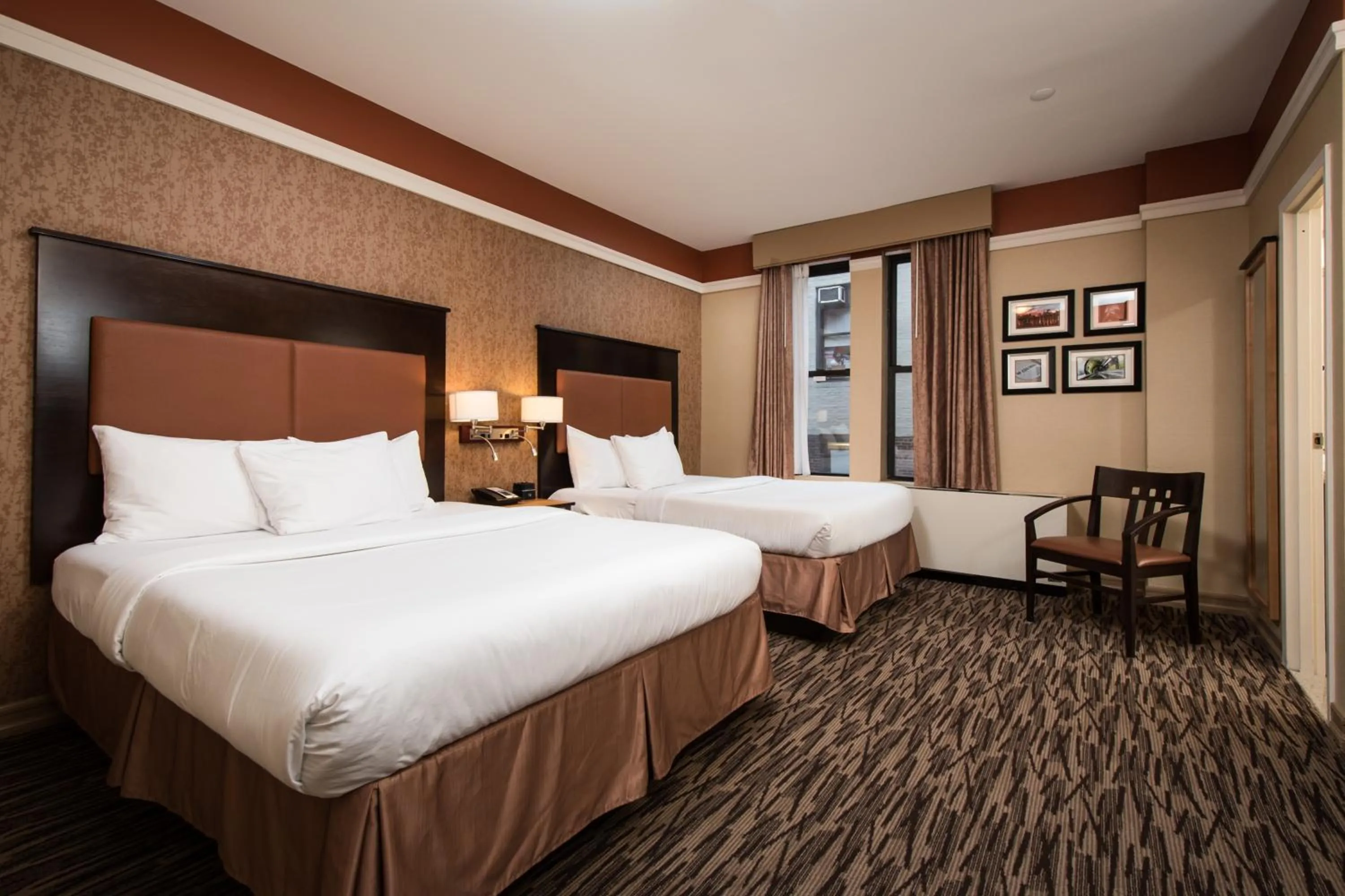 Bedroom, Bed in The Hotel at Fifth Avenue