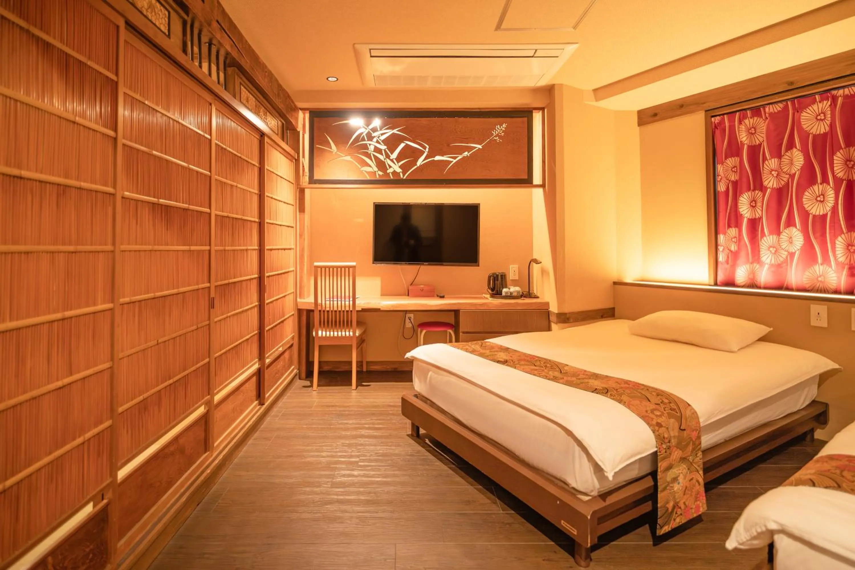 Bedroom, Bed in 都電屋 TodenHotel