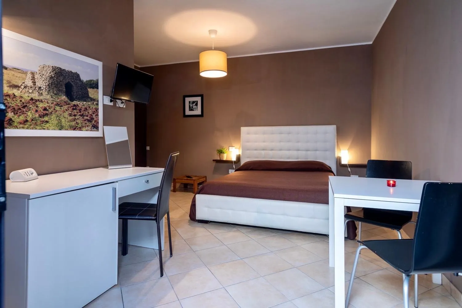 Photo of the whole room, Bed in MyBed B&B